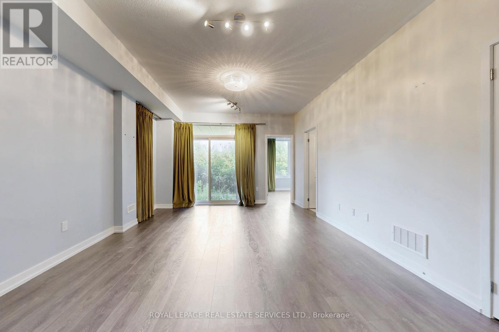 












223 FOWLEY DRIVE

,
Oakville,




Ontario
L6H0P4

