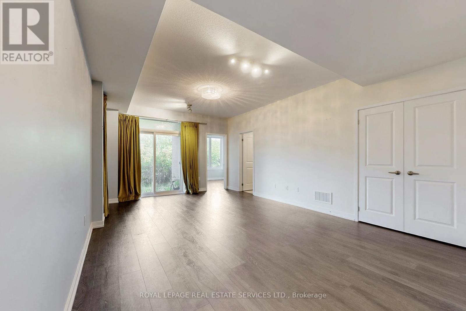 












223 FOWLEY DRIVE

,
Oakville,




Ontario
L6H0P4

