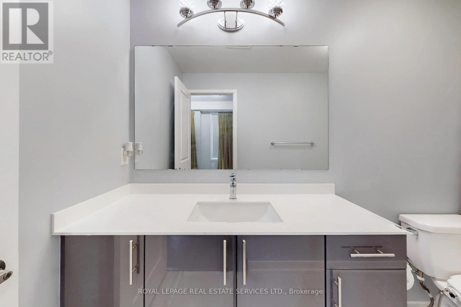 












223 FOWLEY DRIVE

,
Oakville,




Ontario
L6H0P4

