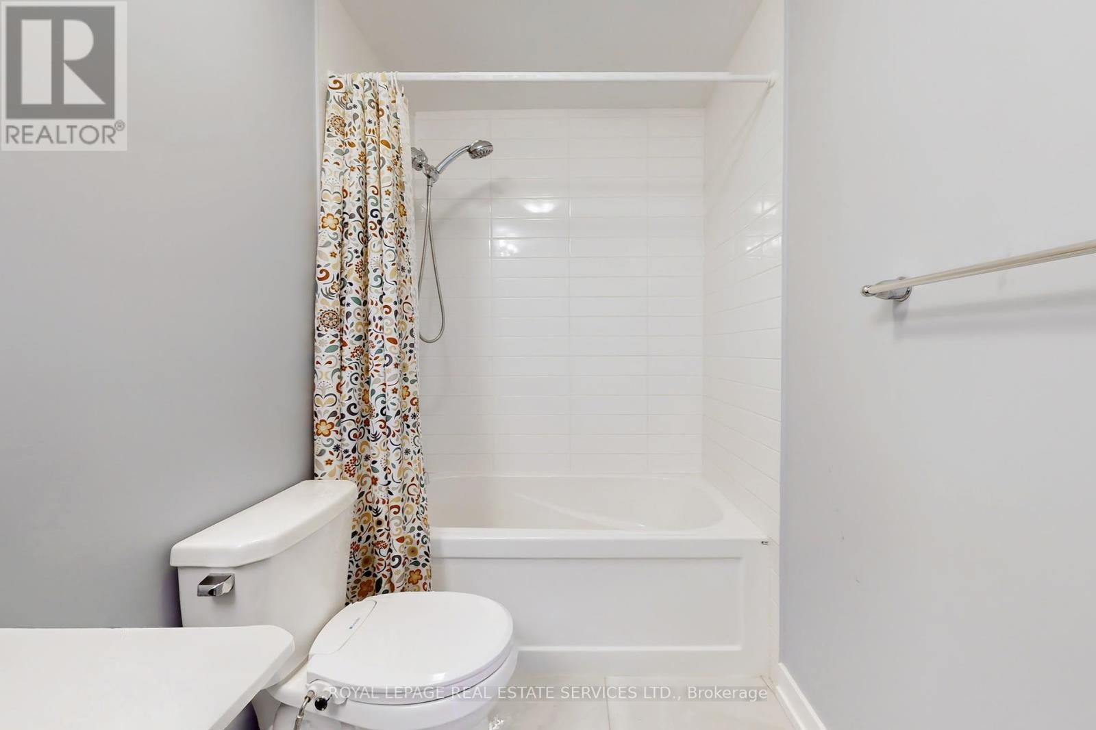 












223 FOWLEY DRIVE

,
Oakville,




Ontario
L6H0P4

