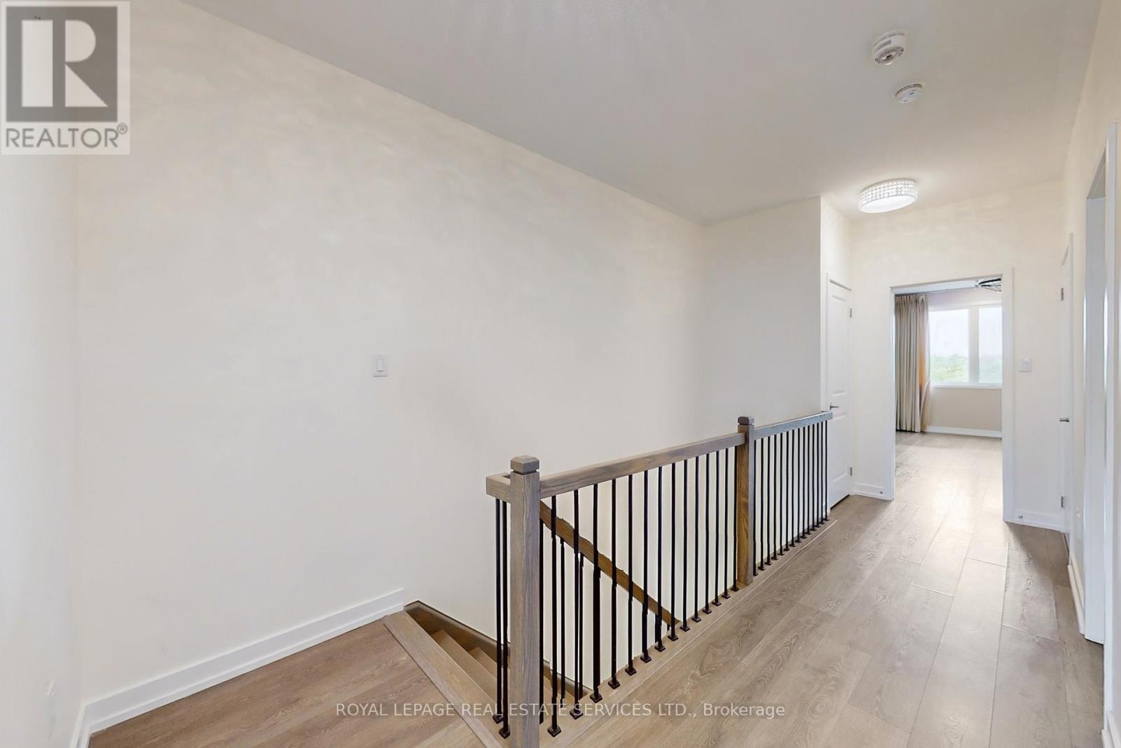 












223 FOWLEY DRIVE

,
Oakville,




Ontario
L6H0P4

