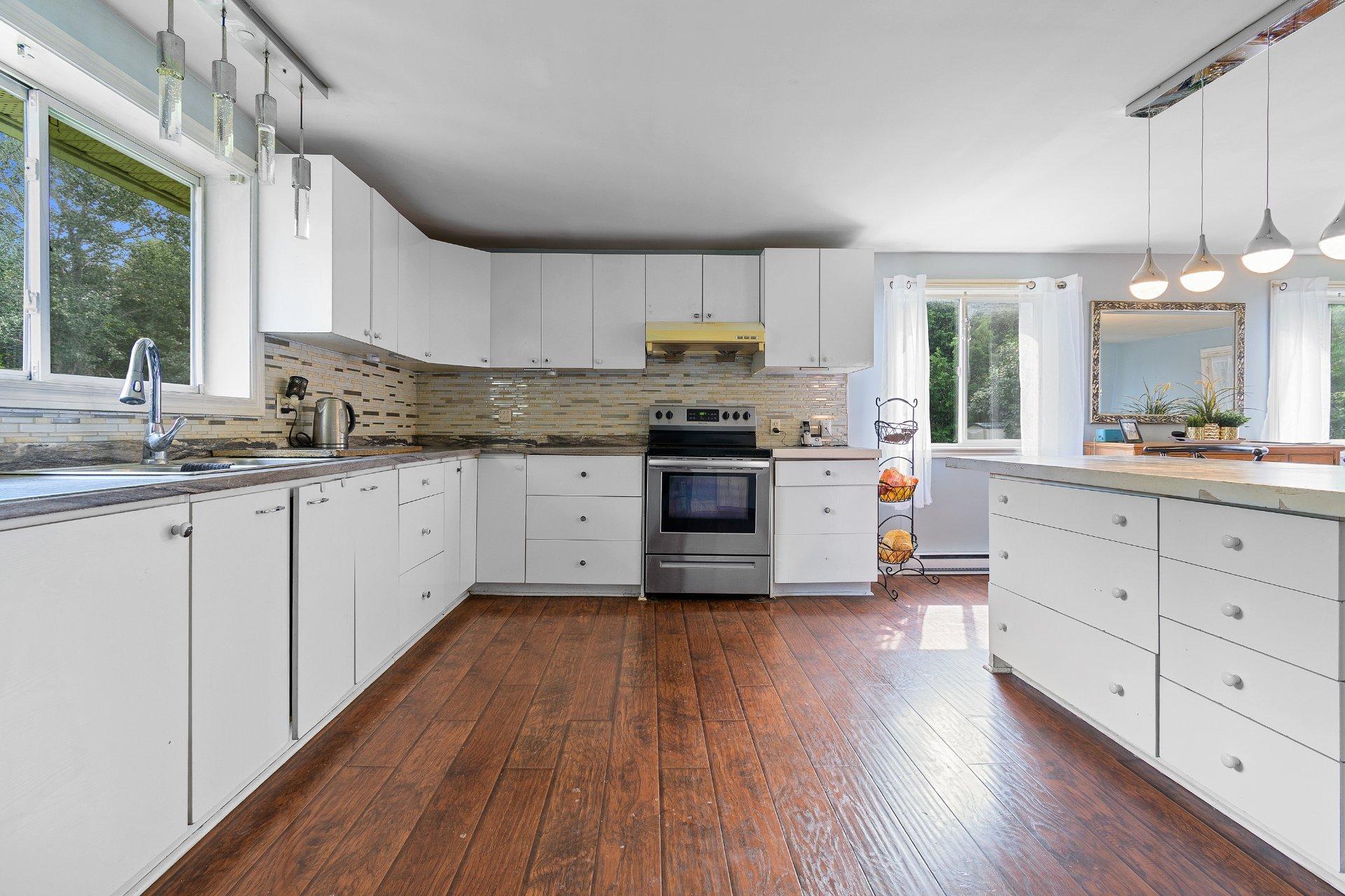 









618


Ch. Cook

,
Gatineau (Aylmer),




QC
J9J3P6


