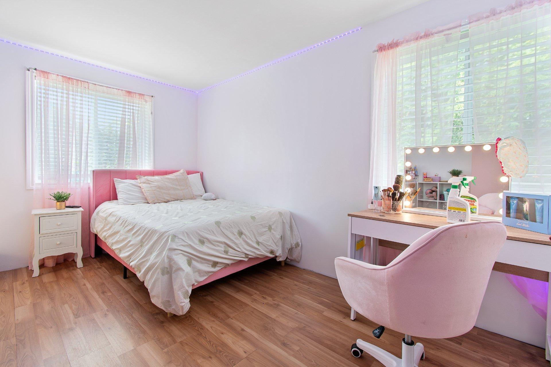 









618


Ch. Cook

,
Gatineau (Aylmer),




QC
J9J3P6

