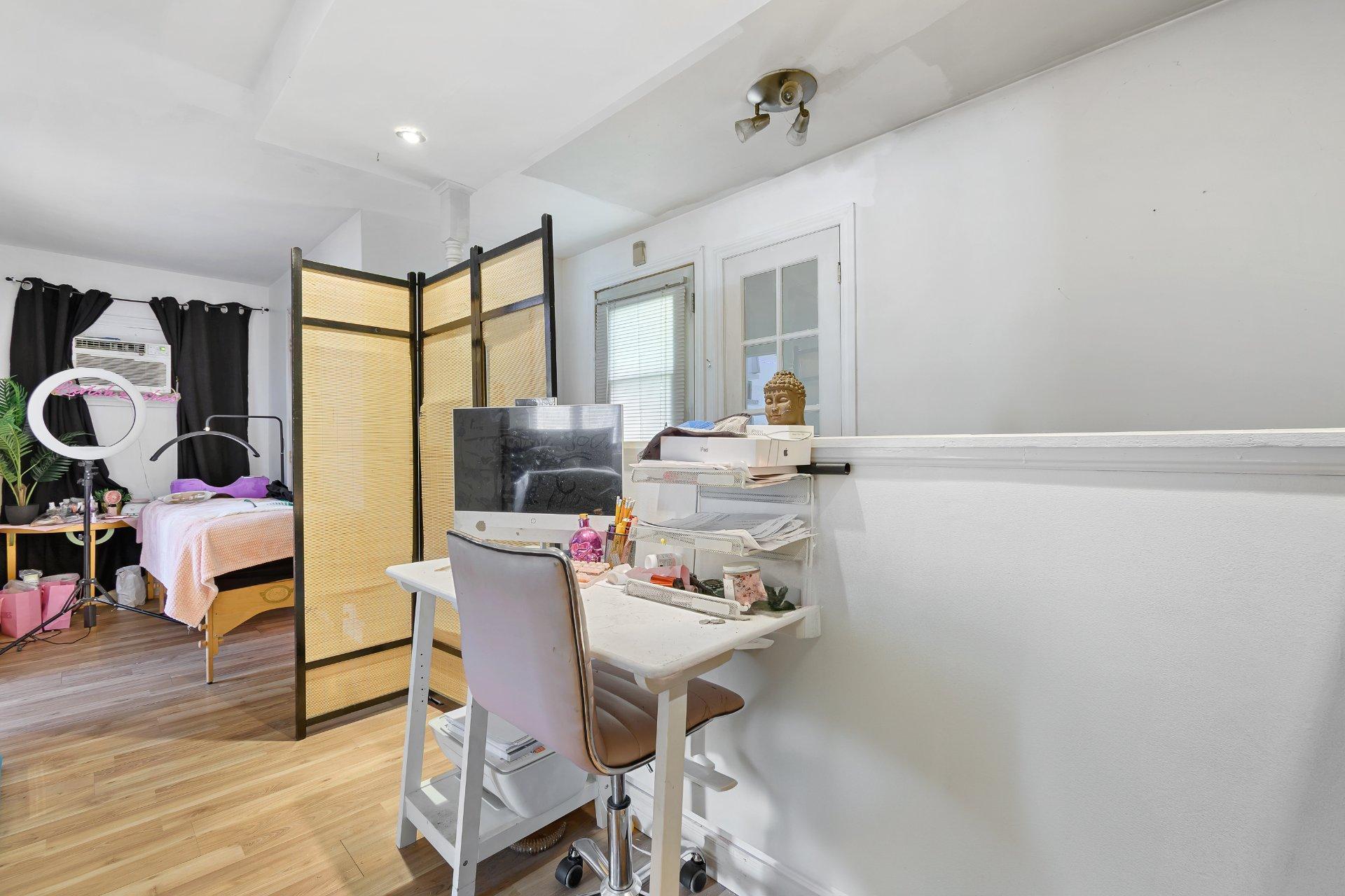 









618


Ch. Cook

,
Gatineau (Aylmer),




QC
J9J3P6

