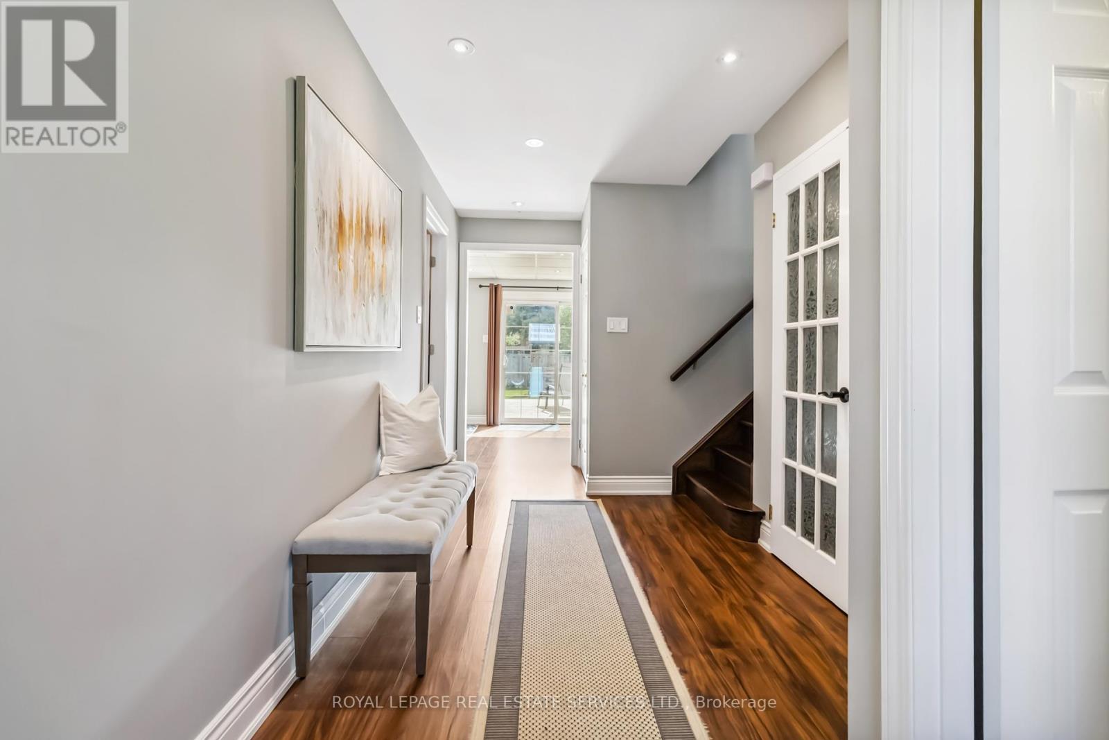 












1420 THORNTON ROAD

,
Burlington,




Ontario
L7M1N5

