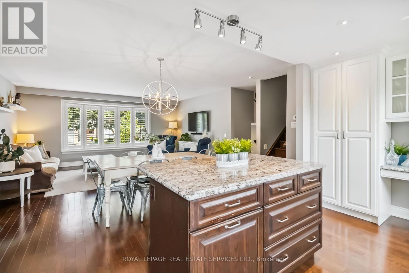 












1420 THORNTON ROAD

,
Burlington,




Ontario
L7M1N5

