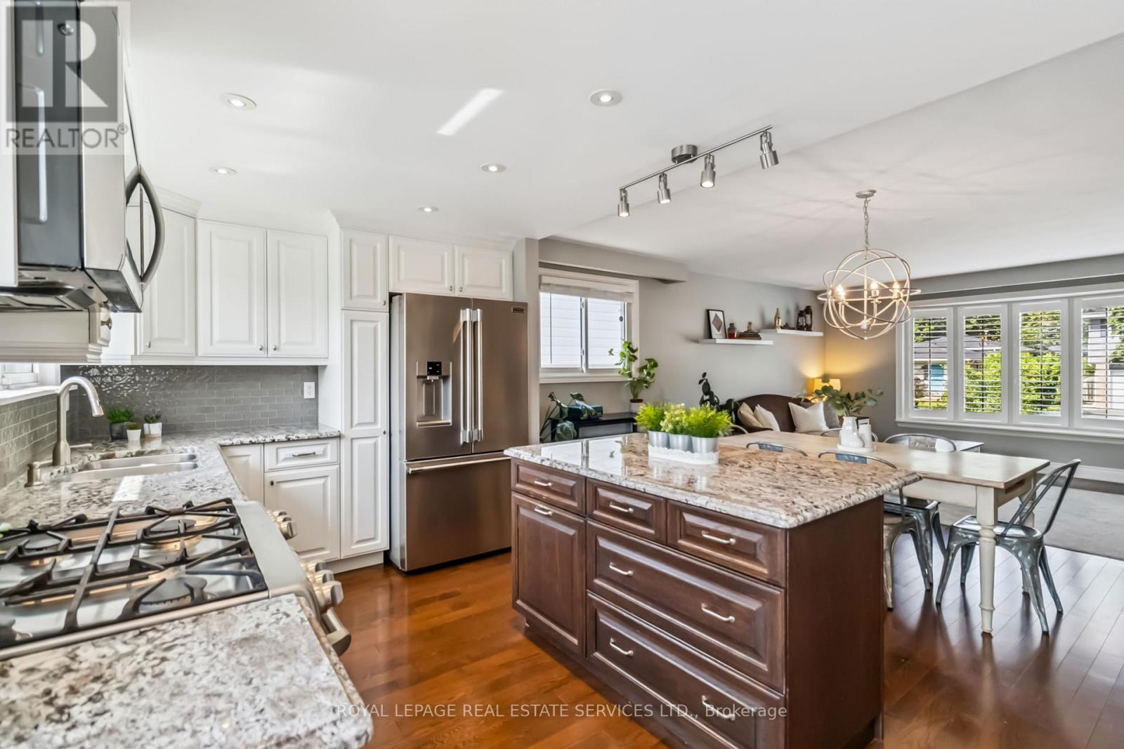 












1420 THORNTON ROAD

,
Burlington,




Ontario
L7M1N5

