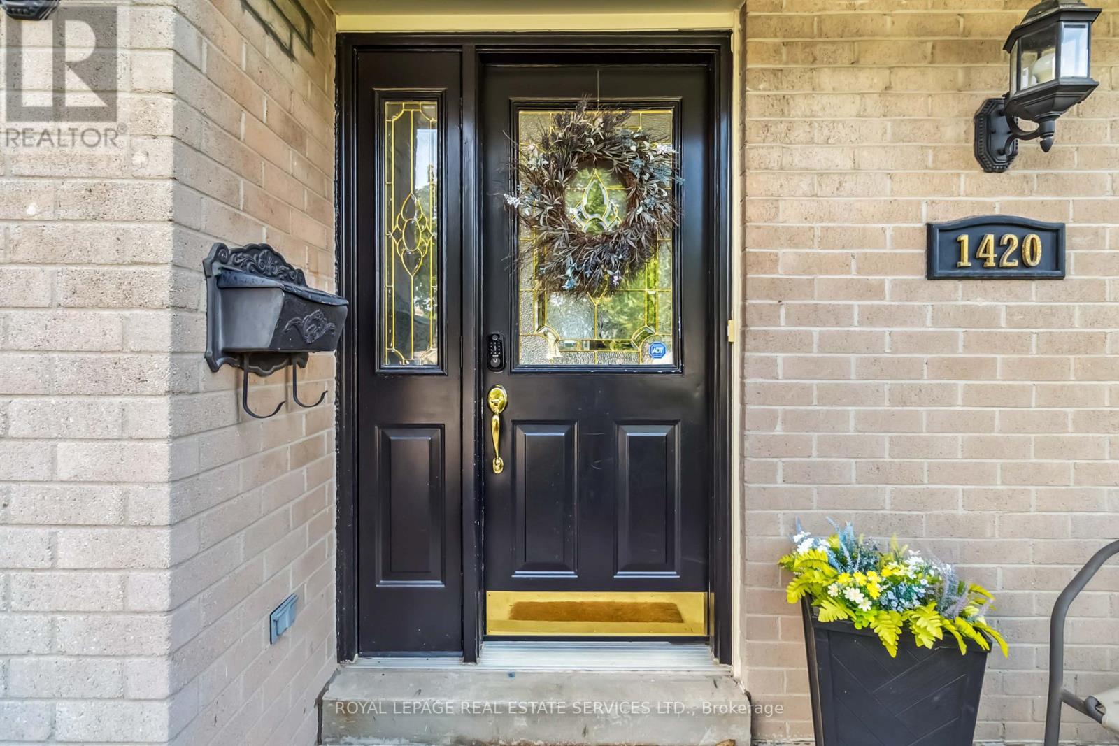 












1420 THORNTON ROAD

,
Burlington,




Ontario
L7M1N5

