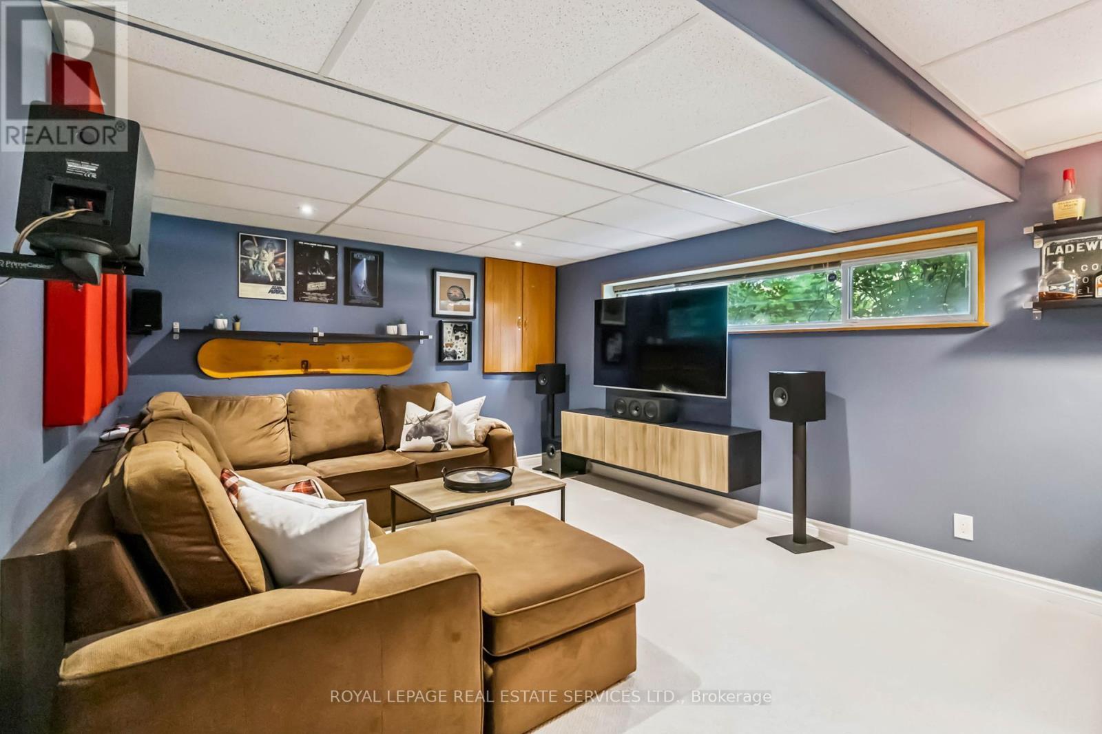 












1420 THORNTON ROAD

,
Burlington,




Ontario
L7M1N5

