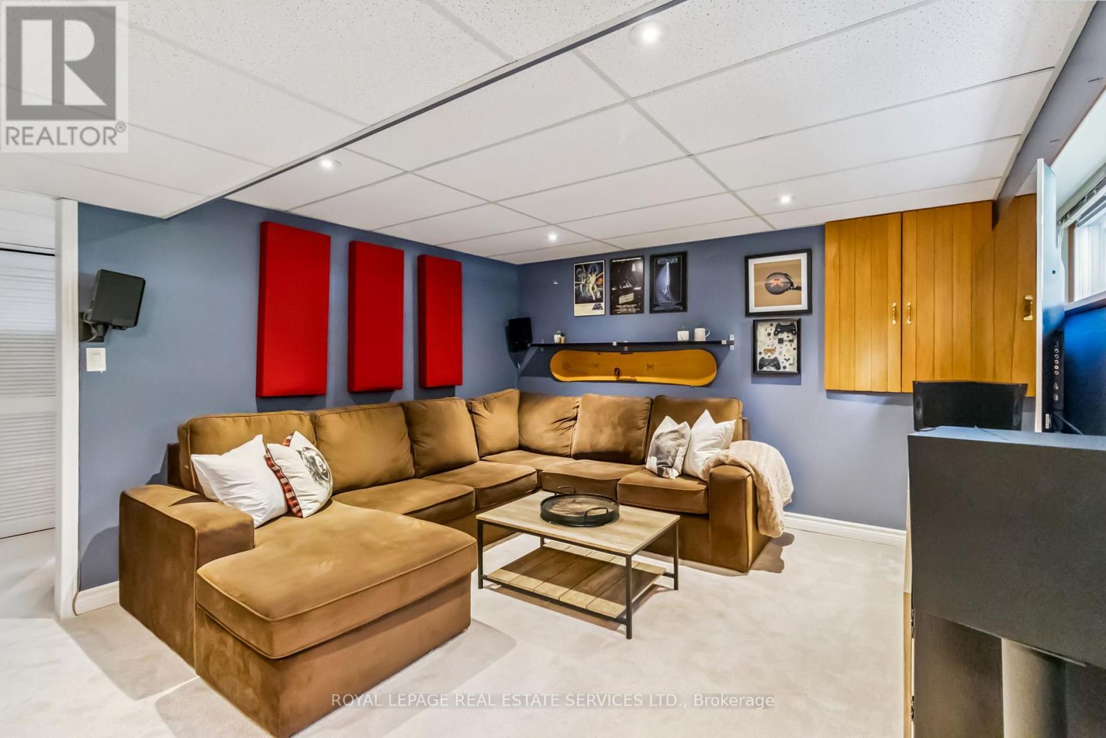 












1420 THORNTON ROAD

,
Burlington,




Ontario
L7M1N5

