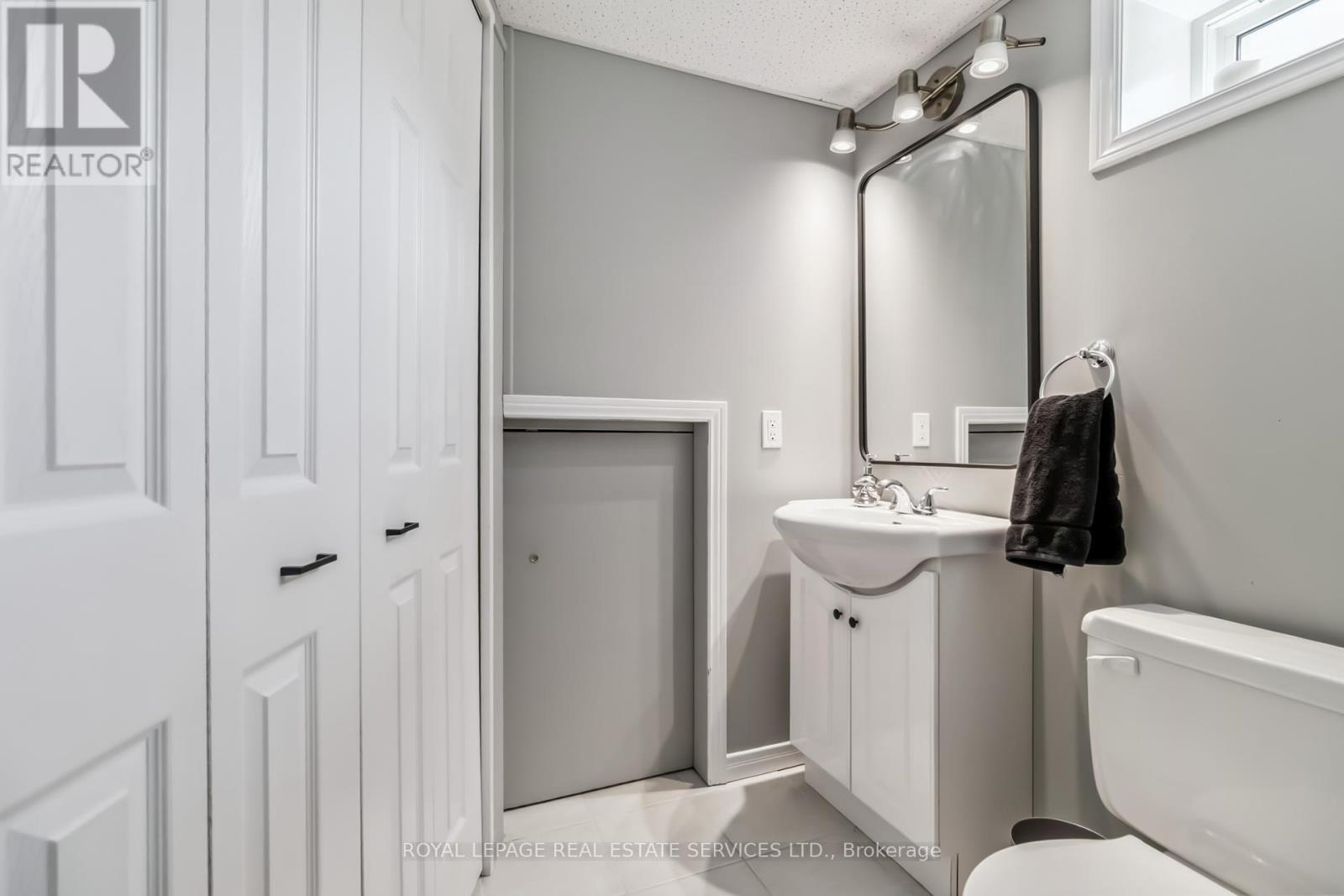 












1420 THORNTON ROAD

,
Burlington,




Ontario
L7M1N5

