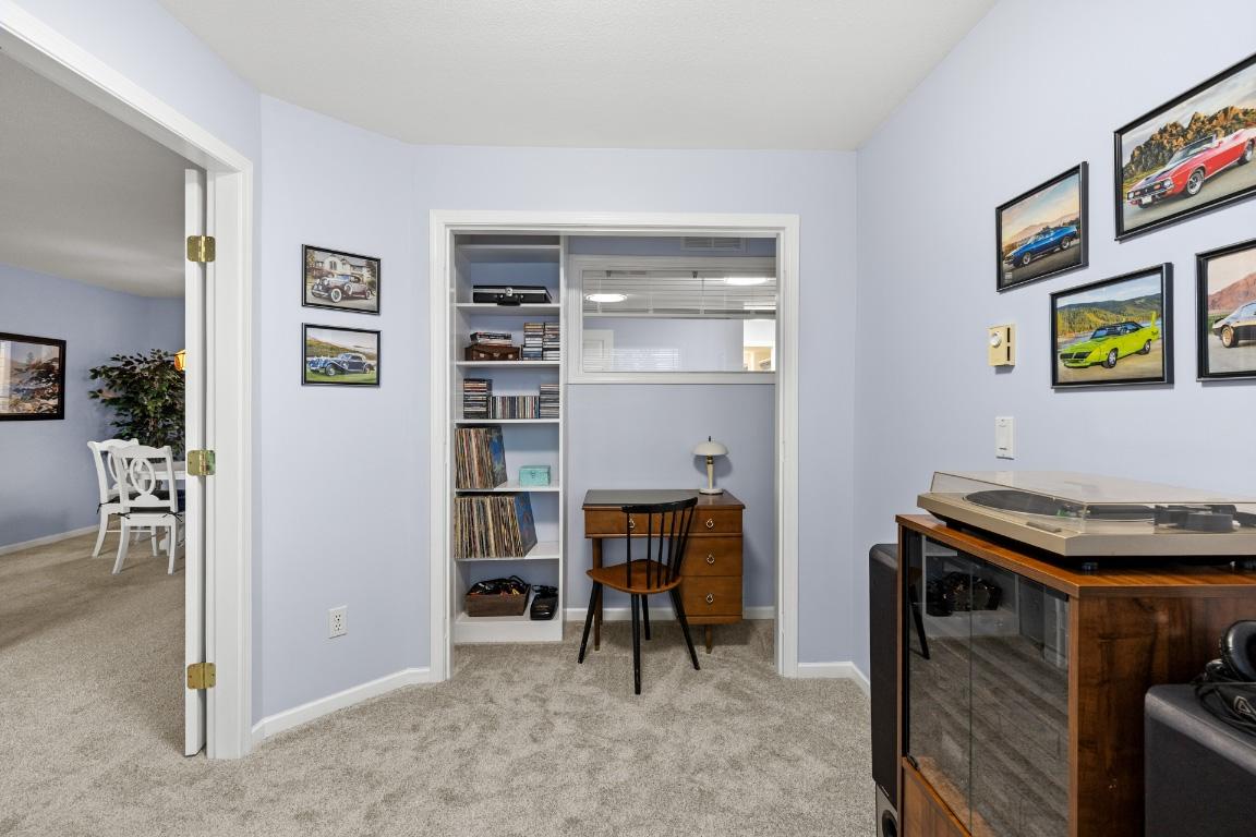 









940


Glenwood

Avenue, 210,
Kelowna,




BC
V1Y 9P2

