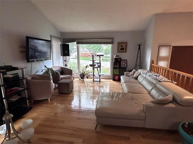 









55


Tiverton

BAY,
Winnipeg,




MB
R2N 2N4

