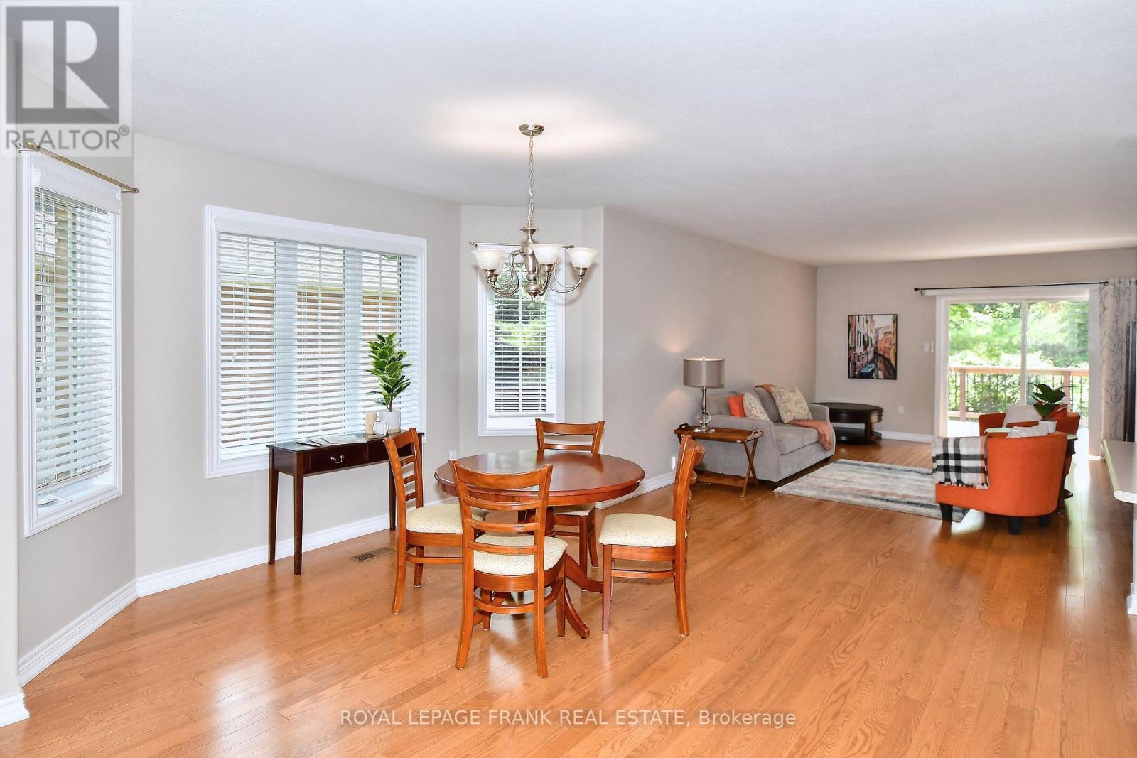 












7 VILLAGE CRESCENT

,
Peterborough West (South),




Ontario
K9J8S7

