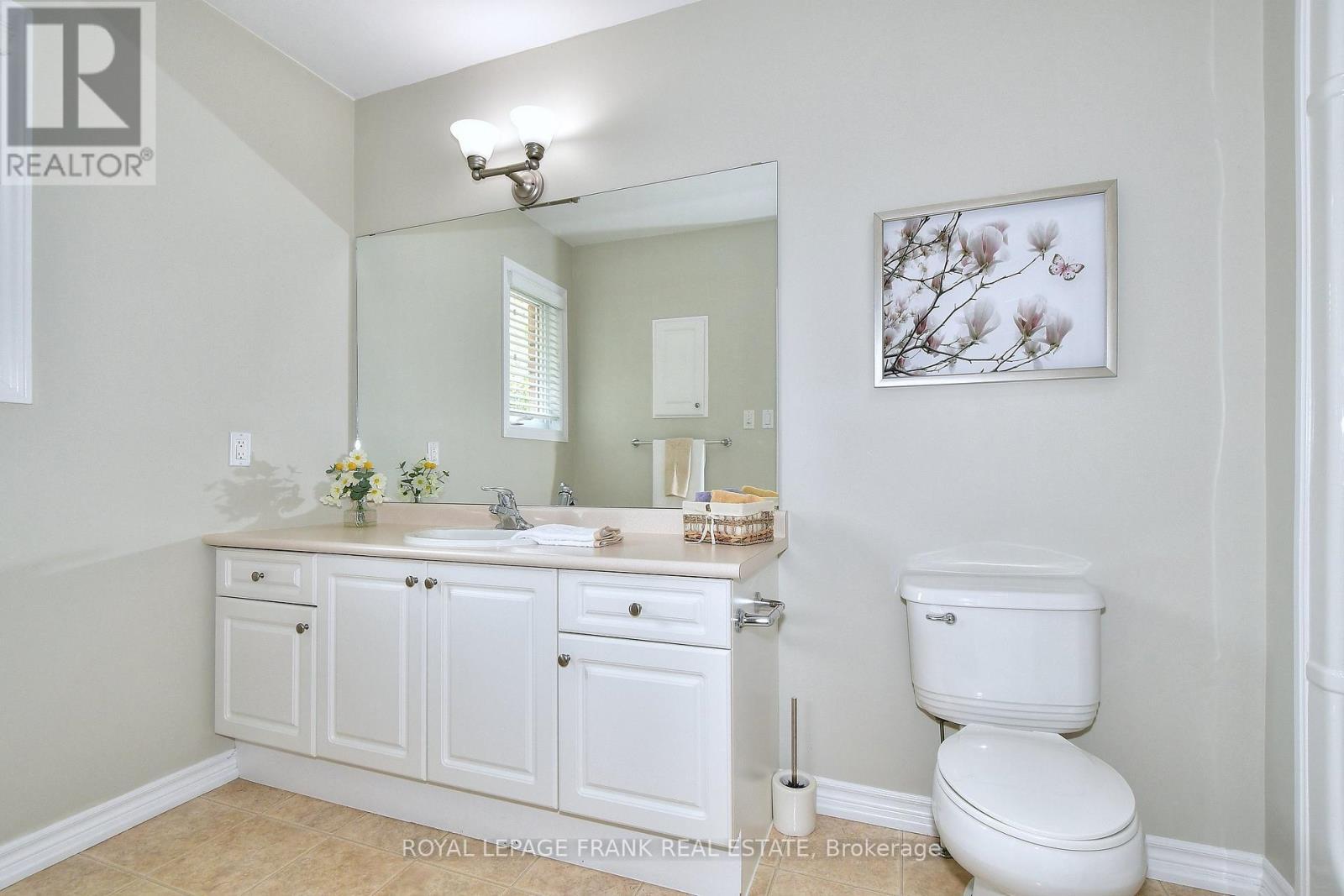 












7 VILLAGE CRESCENT

,
Peterborough West (South),




Ontario
K9J8S7

