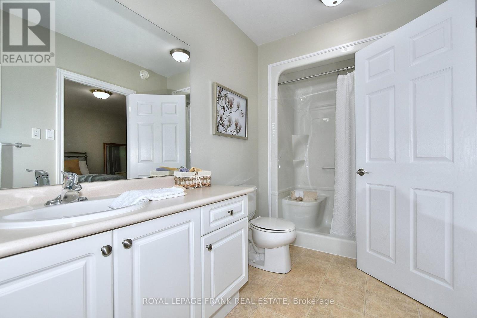 












7 VILLAGE CRESCENT

,
Peterborough West (South),




Ontario
K9J8S7

