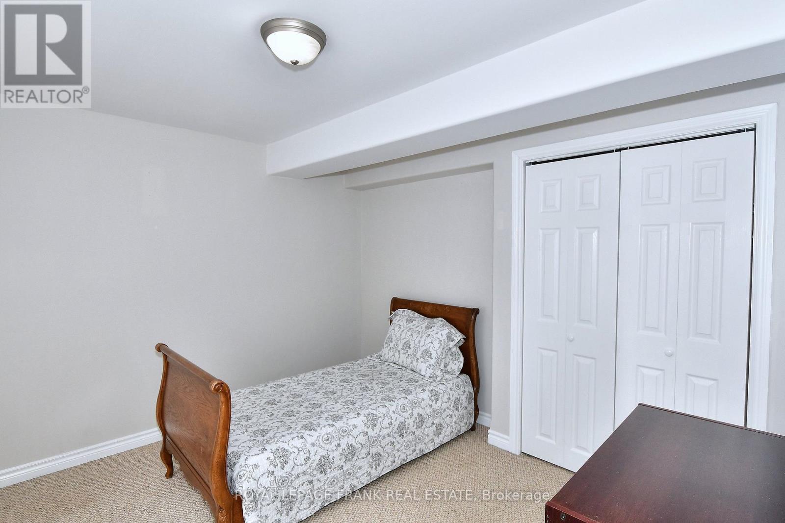 












7 VILLAGE CRESCENT

,
Peterborough West (South),




Ontario
K9J8S7


