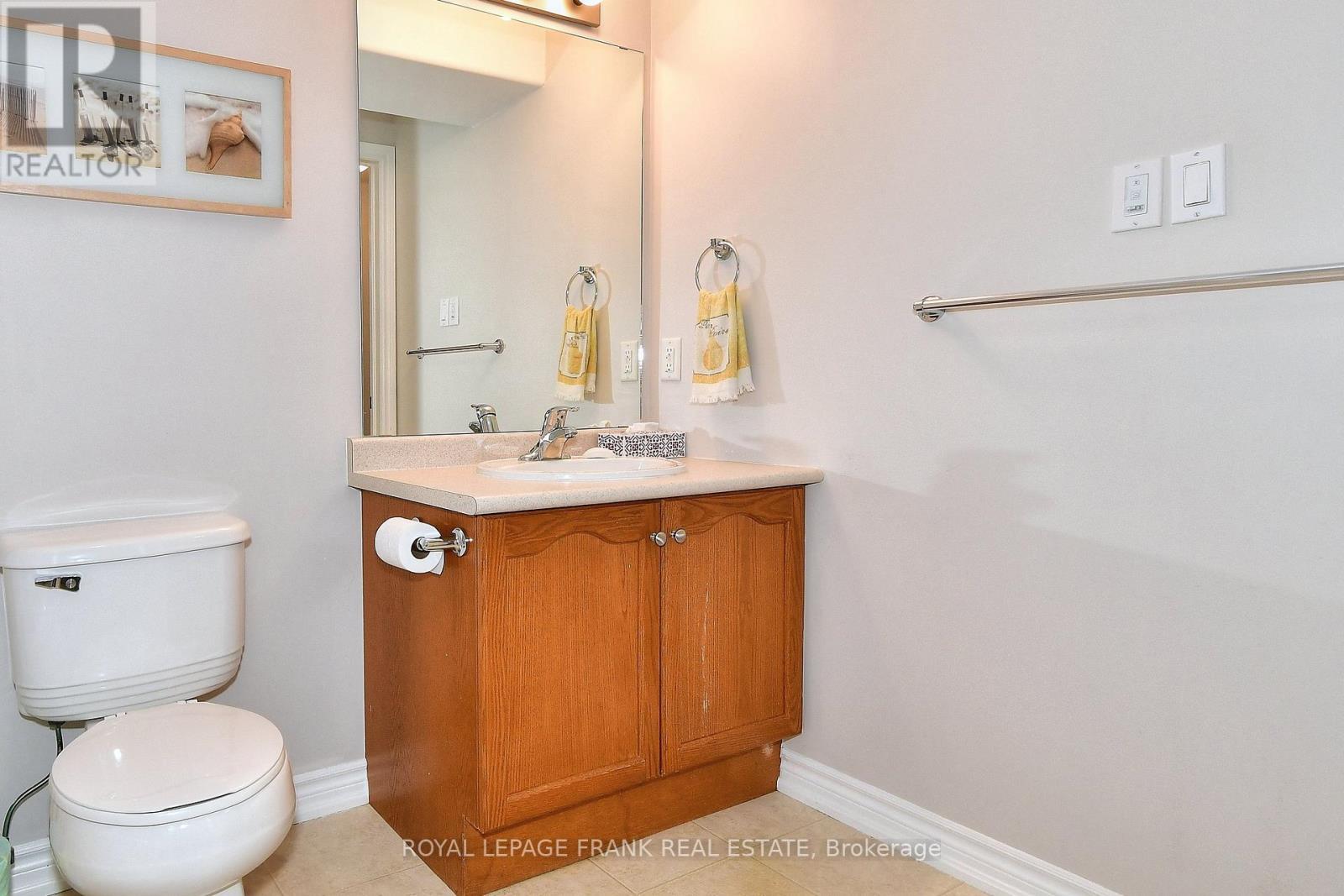 












7 VILLAGE CRESCENT

,
Peterborough West (South),




Ontario
K9J8S7

