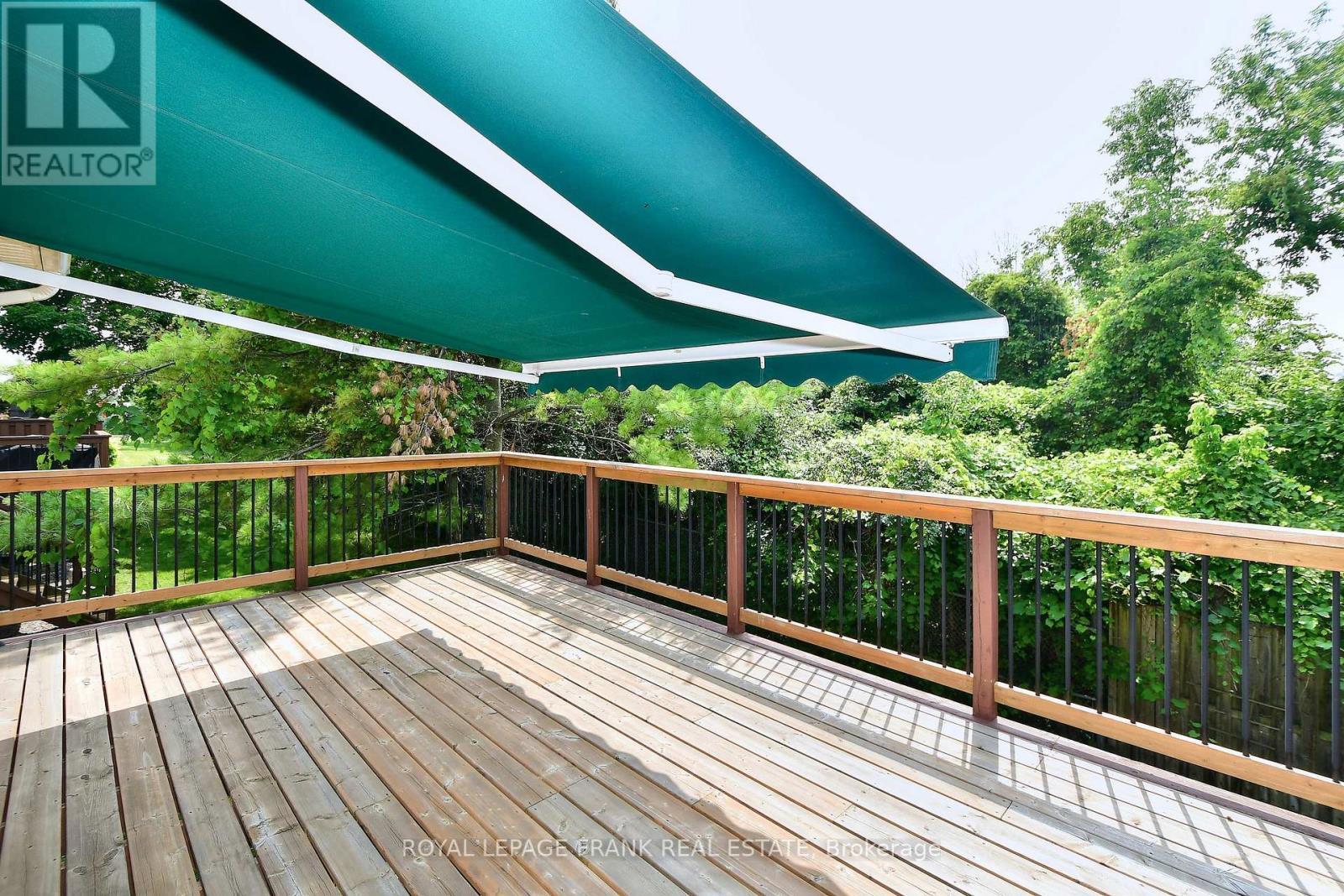 












7 VILLAGE CRESCENT

,
Peterborough West (South),




Ontario
K9J8S7

