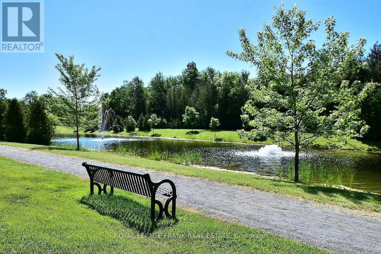 












7 VILLAGE CRESCENT

,
Peterborough West (South),




Ontario
K9J8S7

