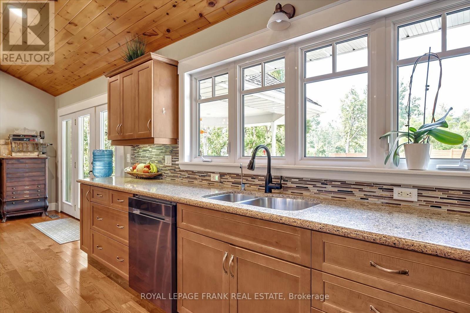 












1898 LAKEHURST ROAD

,
Trent Lakes,




Ontario
K0L1J0

