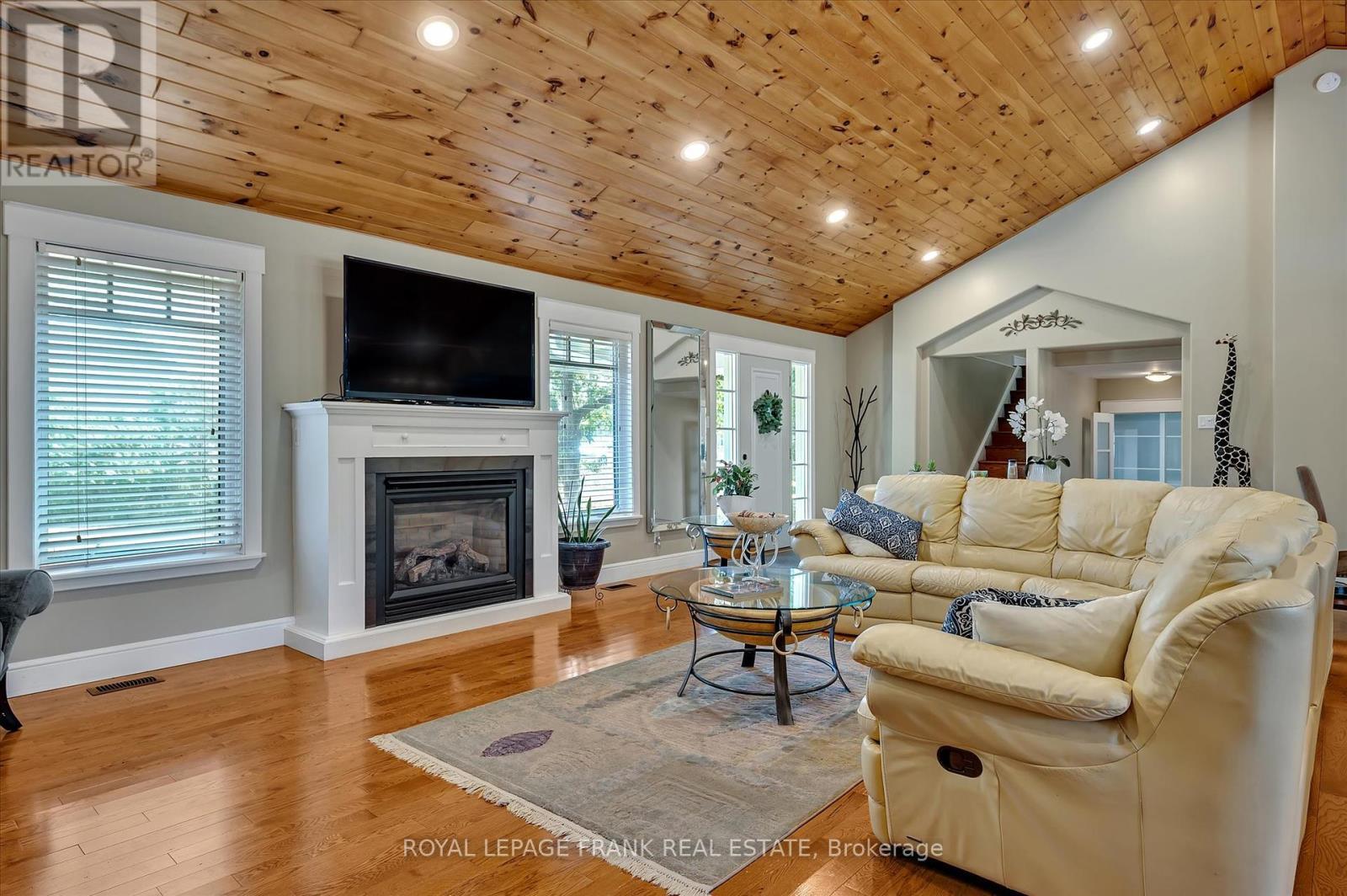 












1898 LAKEHURST ROAD

,
Trent Lakes,




Ontario
K0L1J0


