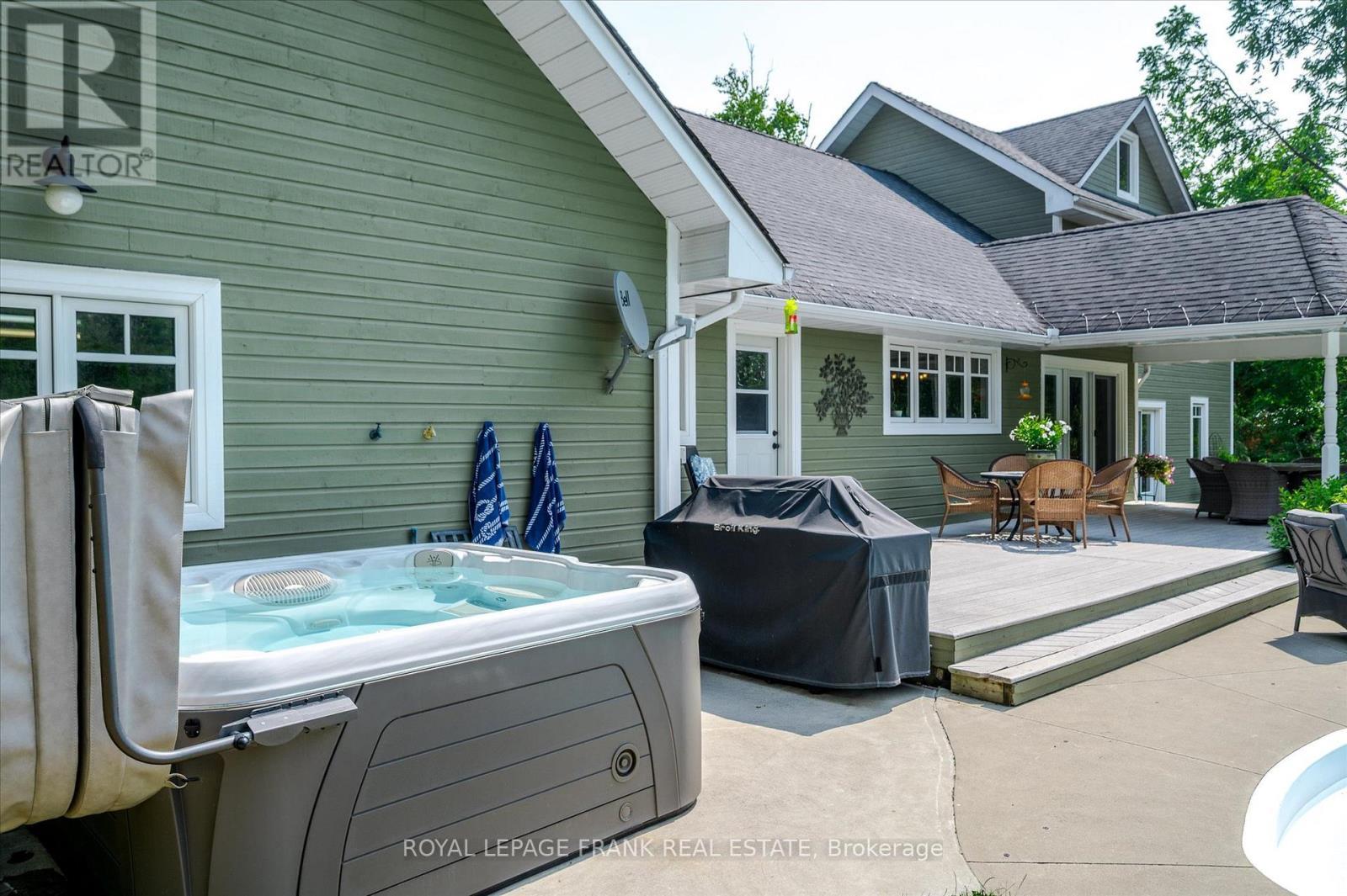 












1898 LAKEHURST ROAD

,
Trent Lakes,




Ontario
K0L1J0

