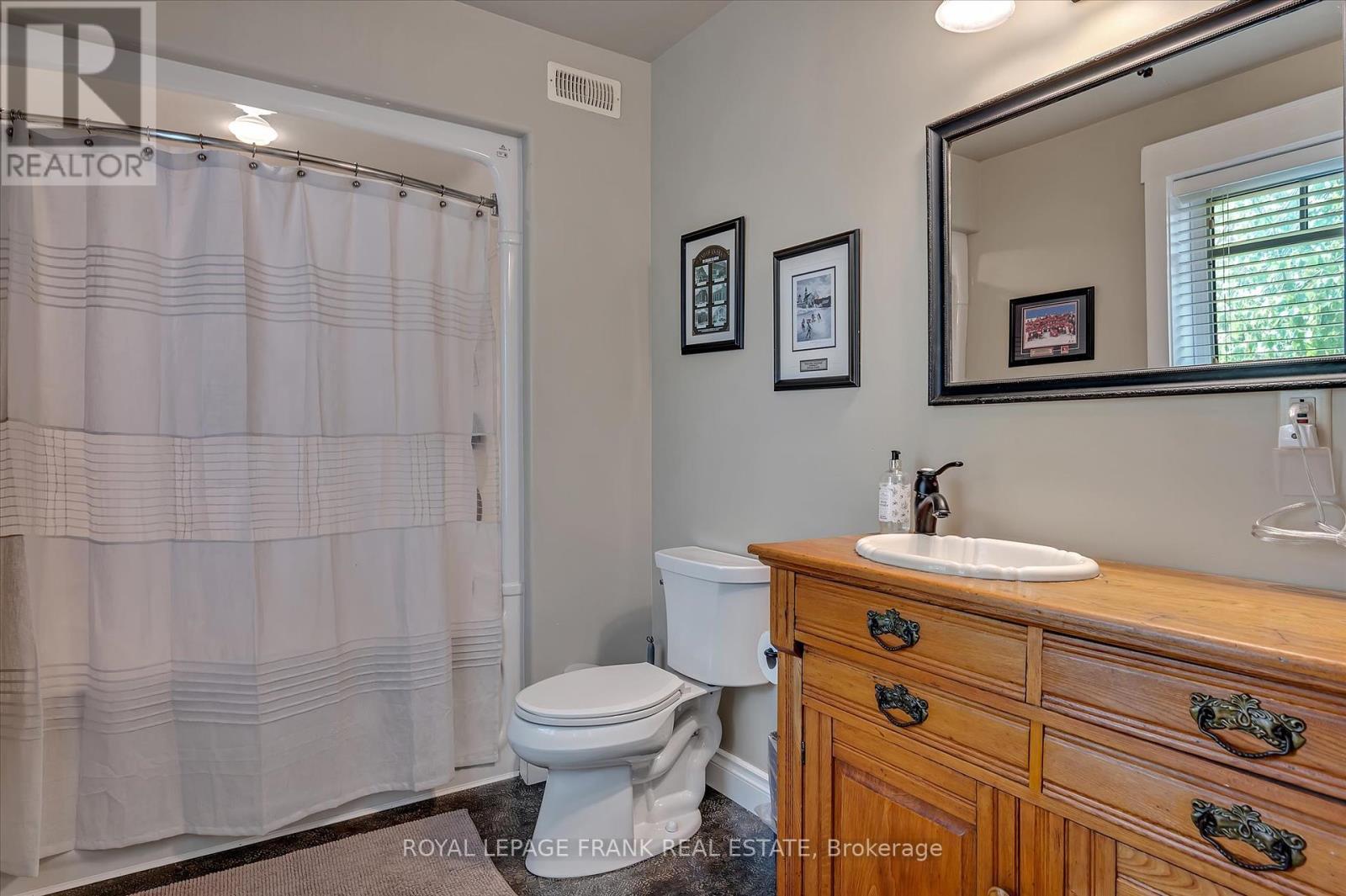 












1898 LAKEHURST ROAD

,
Trent Lakes,




Ontario
K0L1J0

