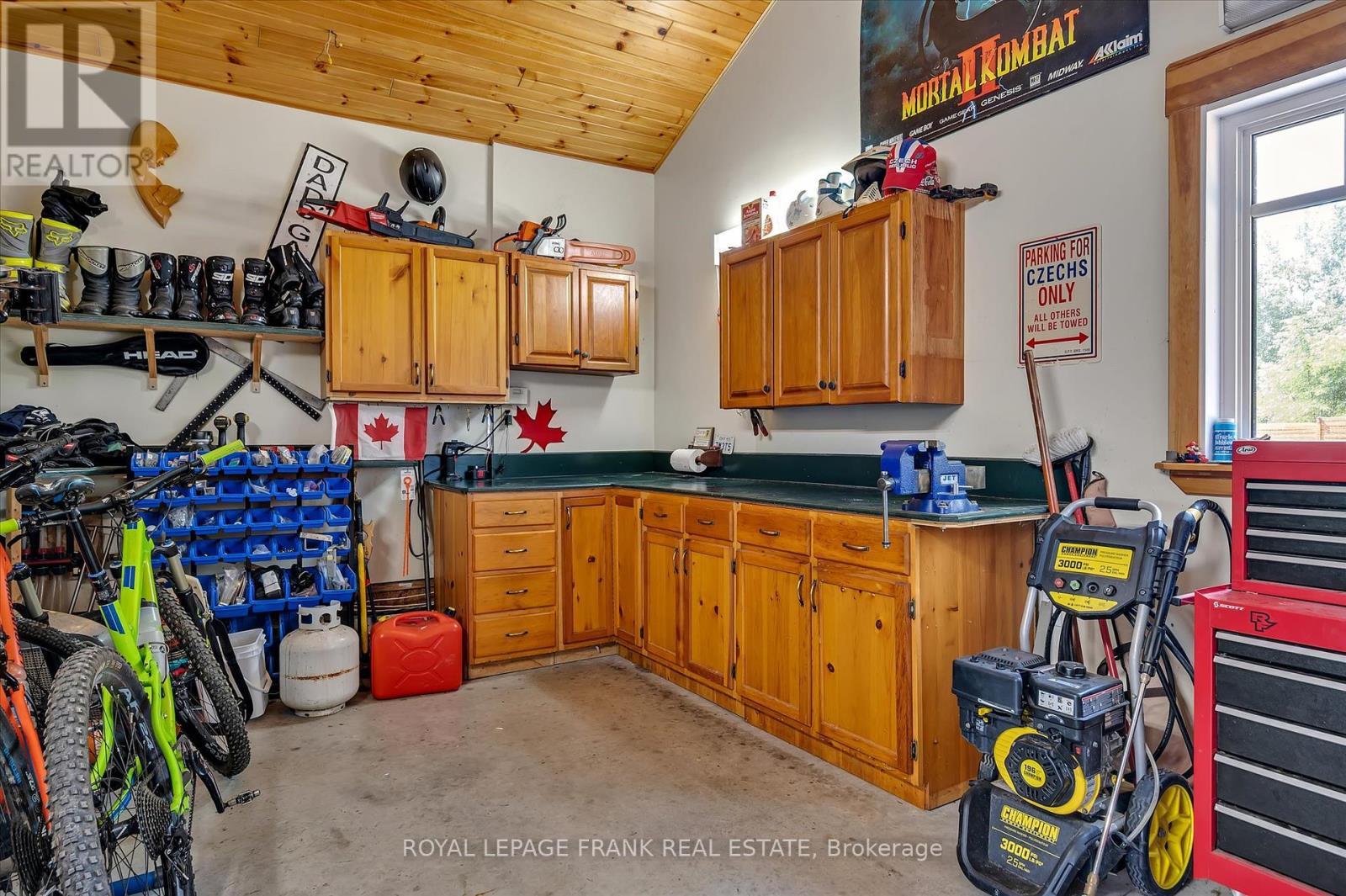 












1898 LAKEHURST ROAD

,
Trent Lakes,




Ontario
K0L1J0

