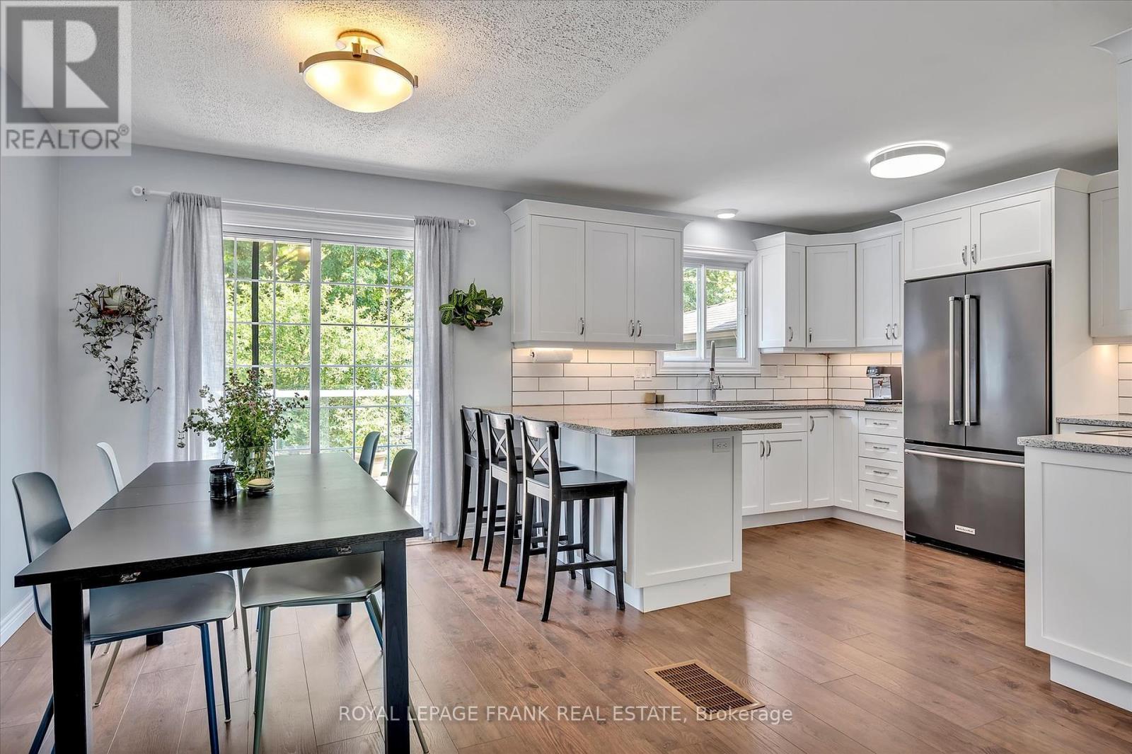 












1296 CARTIER BOULEVARD

,
Peterborough (Northcrest),




Ontario
K9H6S1

