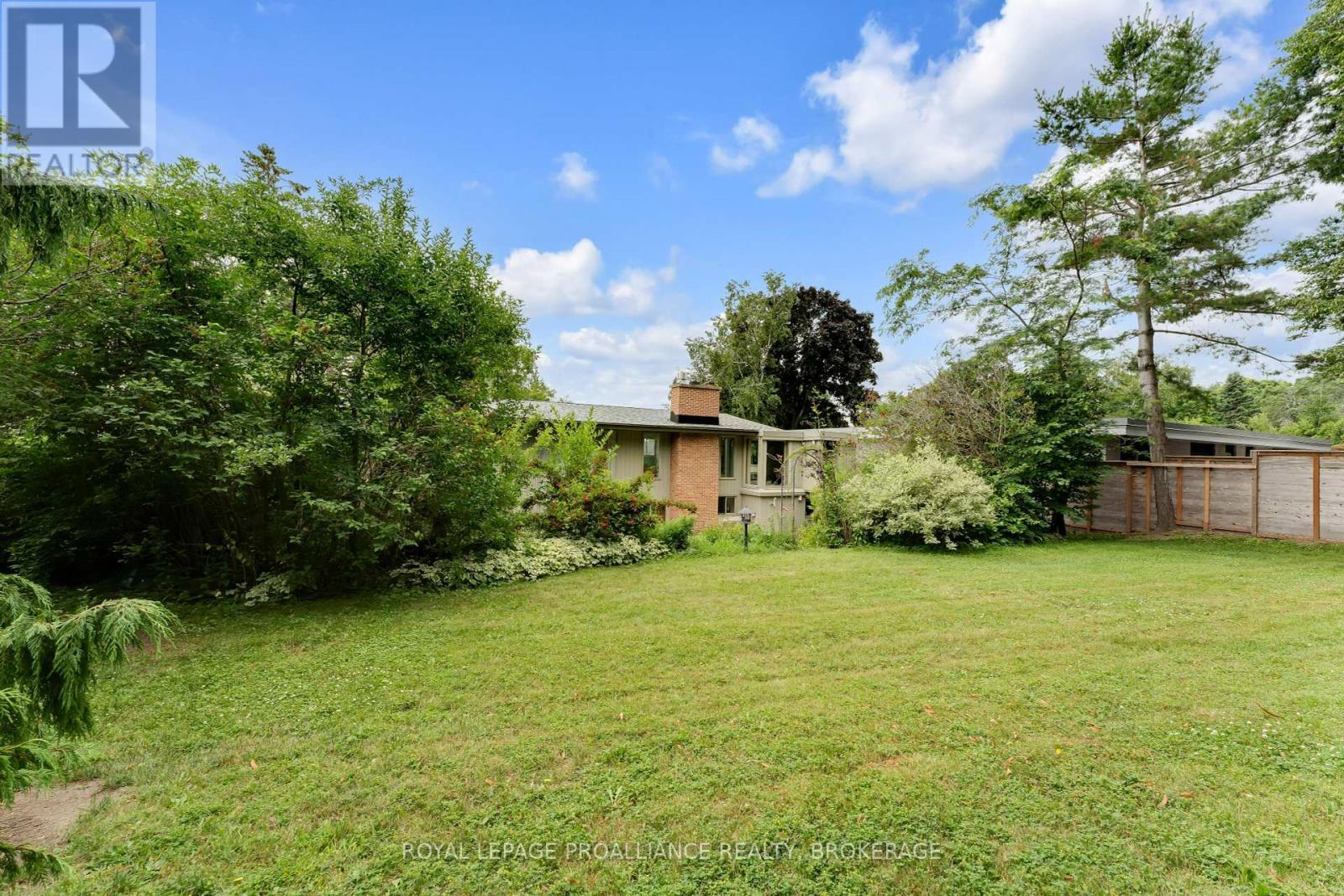 












227 ALWINGTON PLACE

,
Kingston (Central City East),




Ontario
K7L4P9

