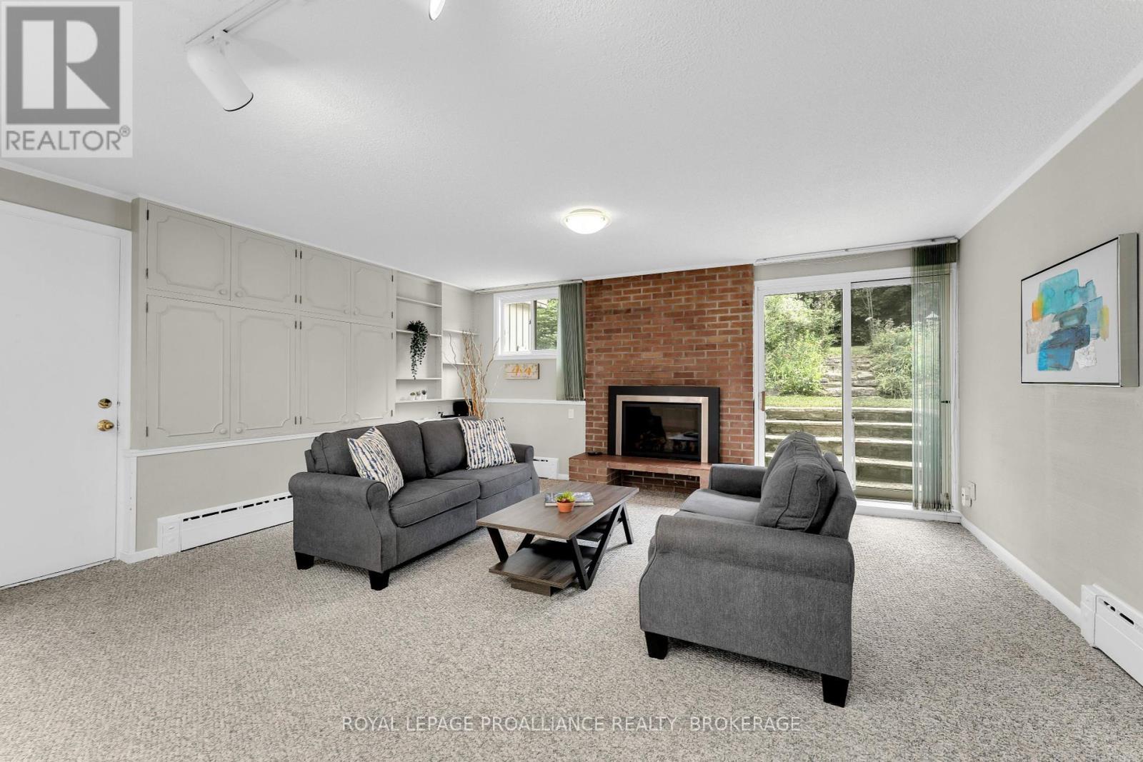 












227 ALWINGTON PLACE

,
Kingston (Central City East),




Ontario
K7L4P9

