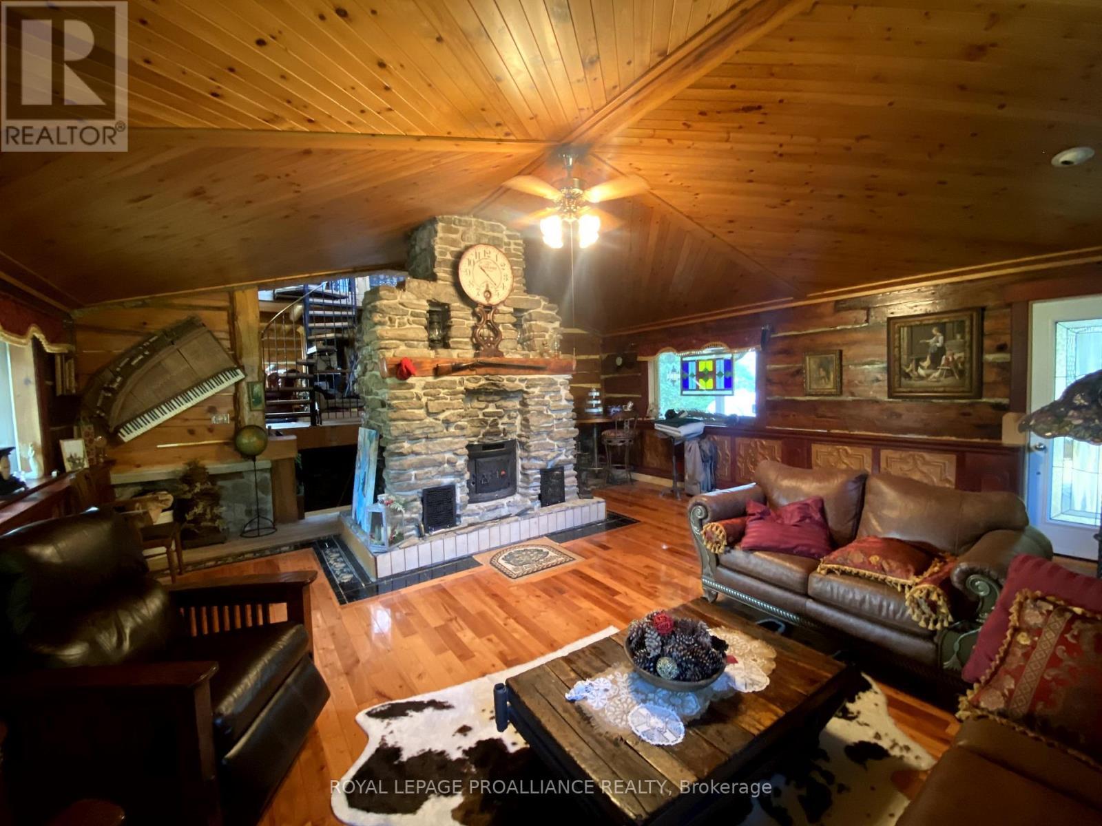












1464 COUNTY ROAD 28

,
Quinte West (Murray Ward),




Ontario
K0K1H0

