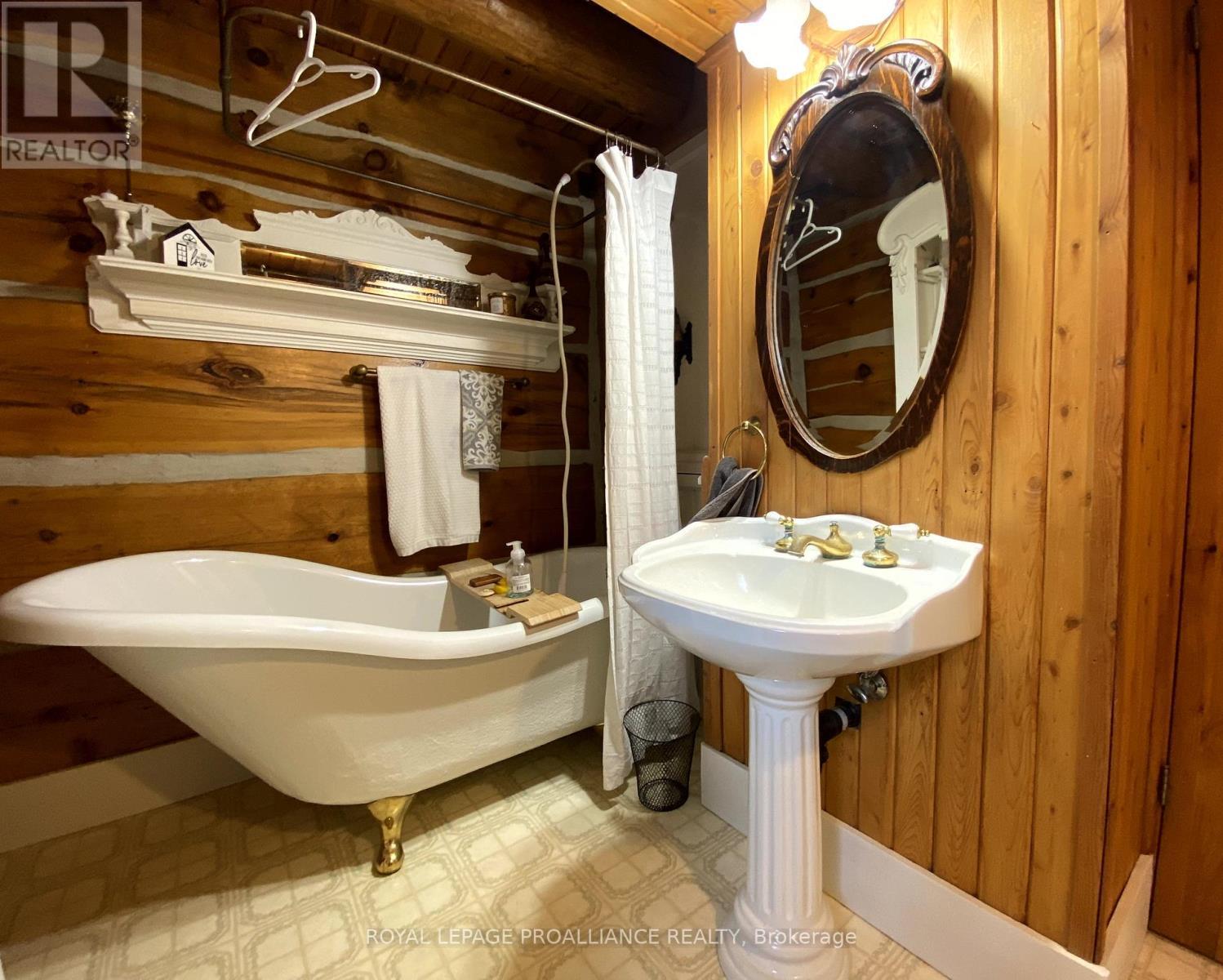 












1464 COUNTY ROAD 28

,
Quinte West (Murray Ward),




Ontario
K0K1H0

