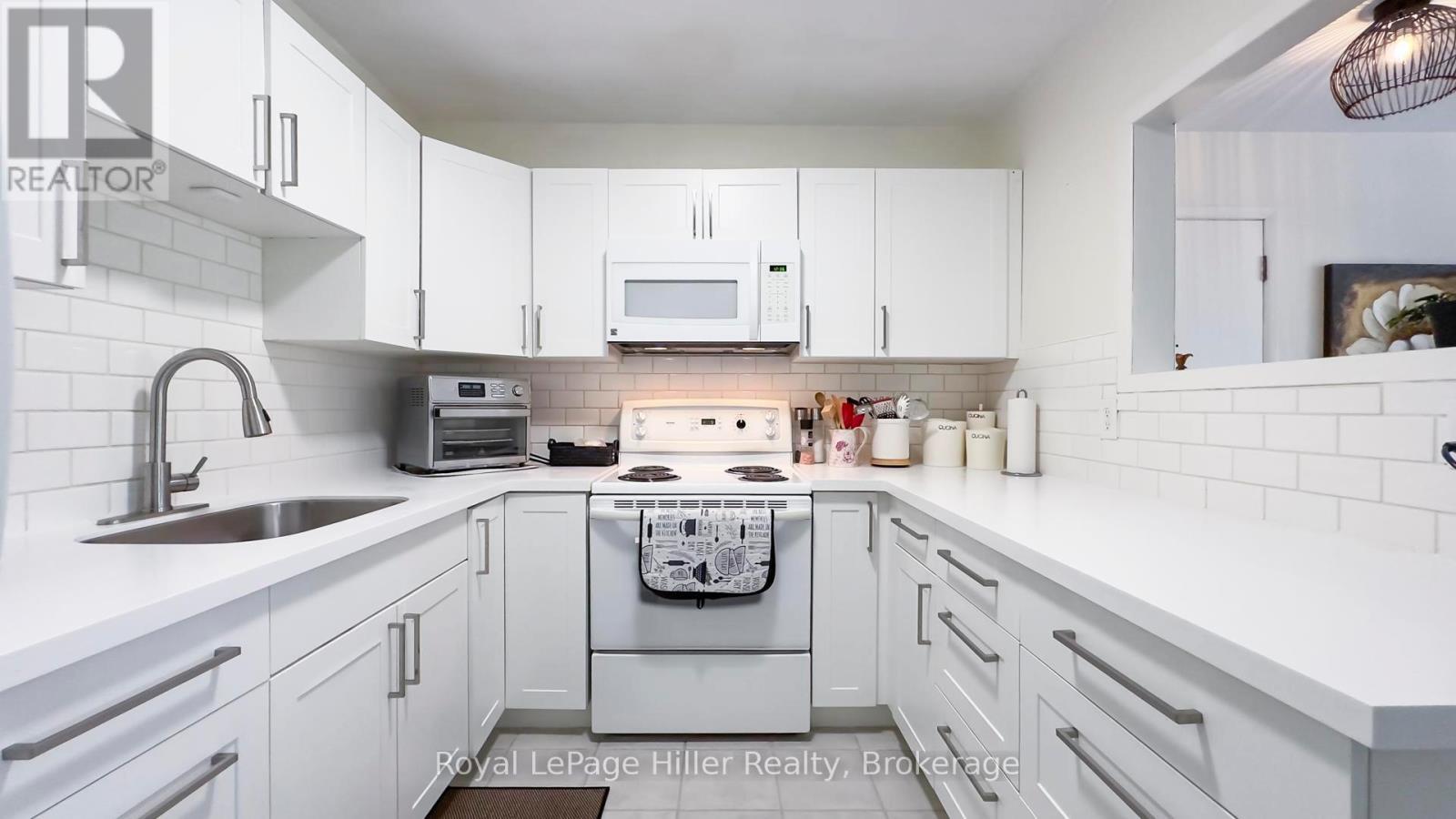 












98 WILLIAM STREET

,
Stratford,




Ontario
N5A4Y1


