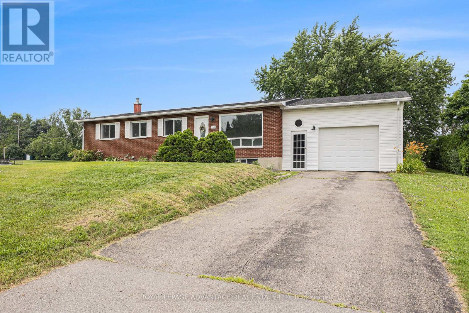 












136 STAMFORD DRIVE

,
Drummond/North Elmsley,




Ontario
K7H1A5

