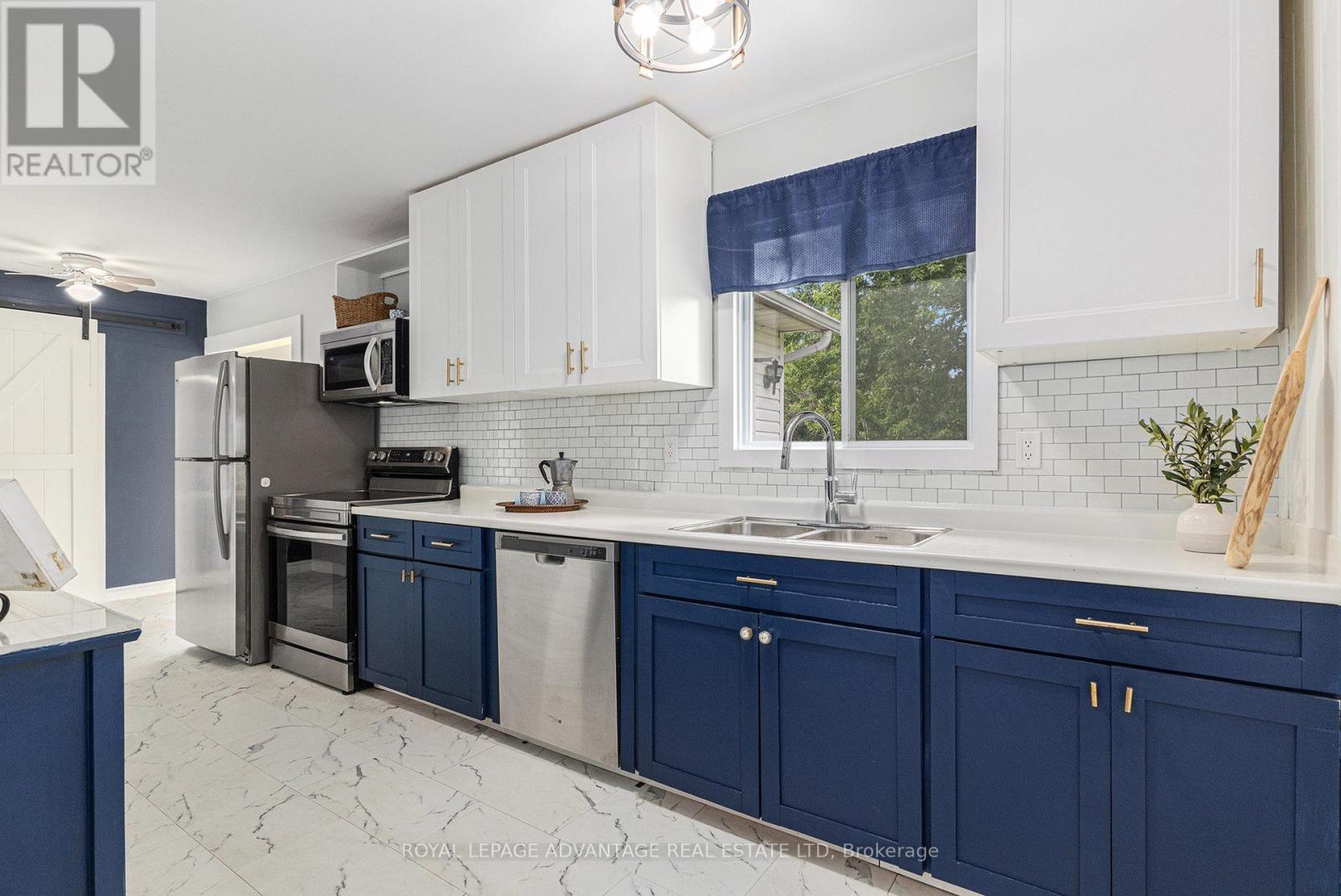 












136 STAMFORD DRIVE

,
Drummond/North Elmsley,




Ontario
K7H1A5

