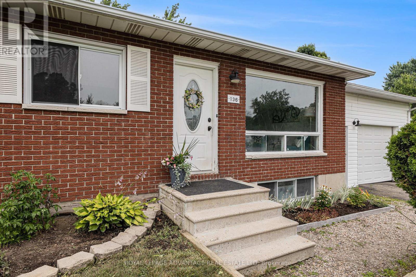












136 STAMFORD DRIVE

,
Drummond/North Elmsley,




Ontario
K7H1A5

