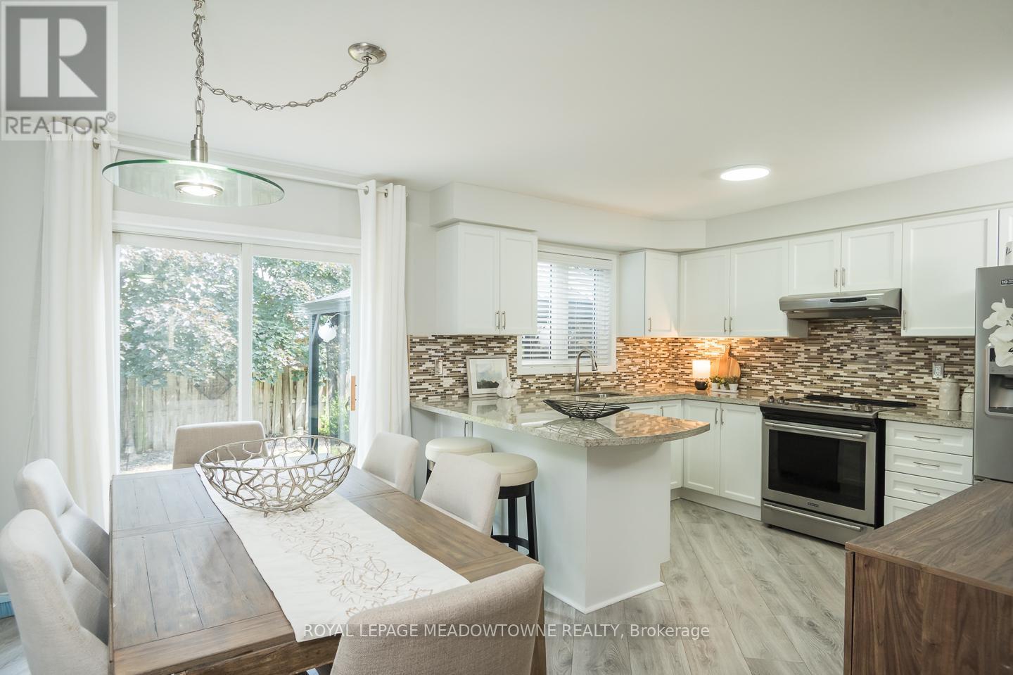 












190 HAMPSHIRE WAY

,
Milton,




Ontario
L9T6B9

