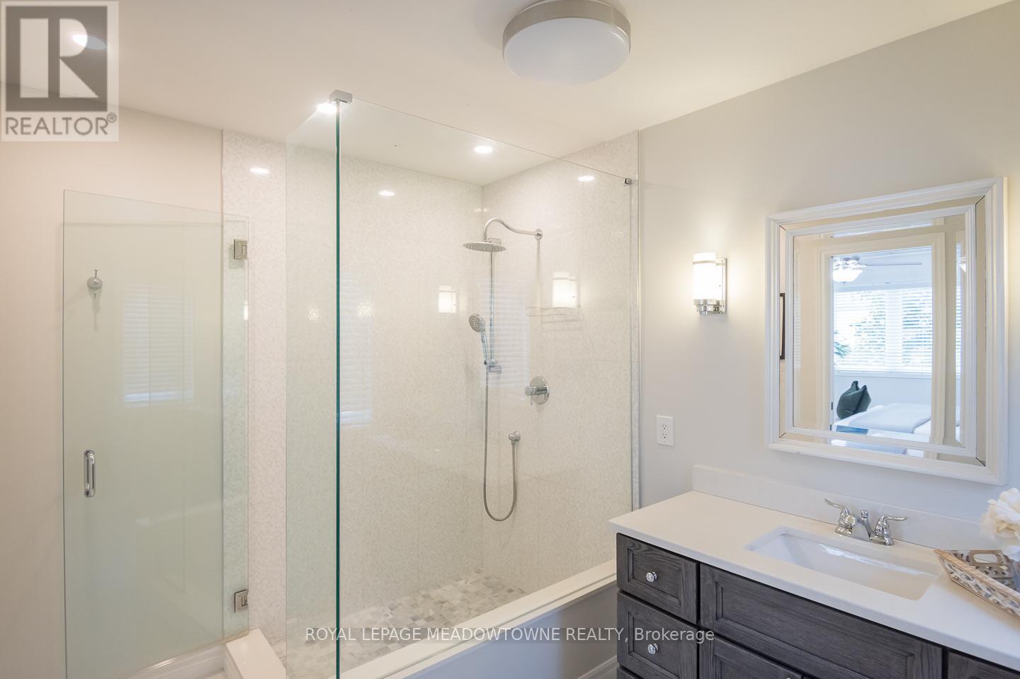 












190 HAMPSHIRE WAY

,
Milton,




Ontario
L9T6B9

