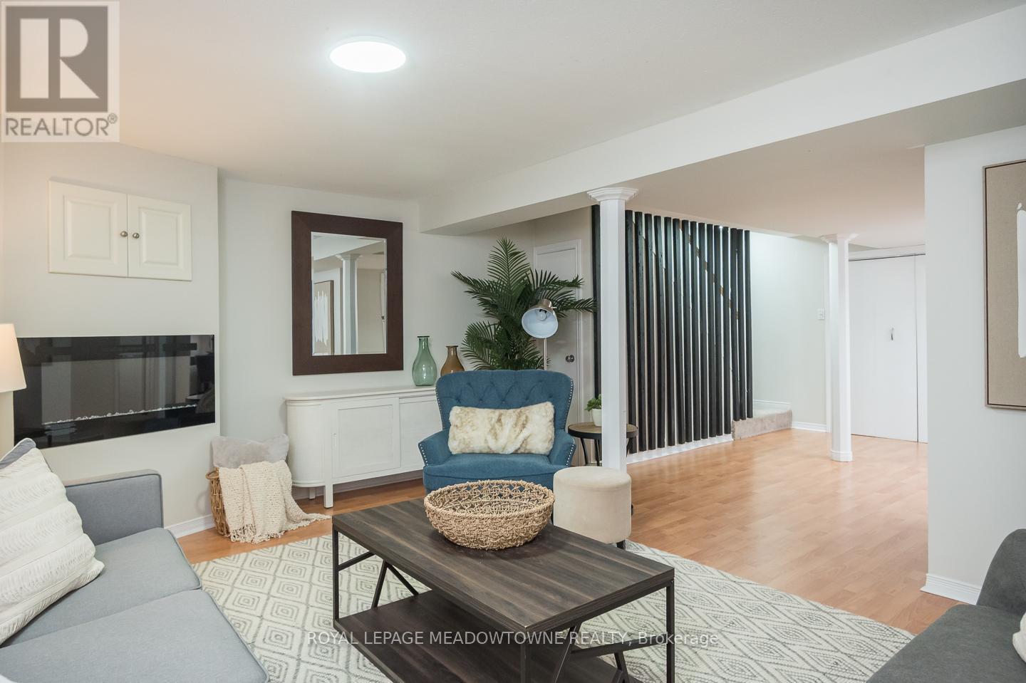 












190 HAMPSHIRE WAY

,
Milton,




Ontario
L9T6B9

