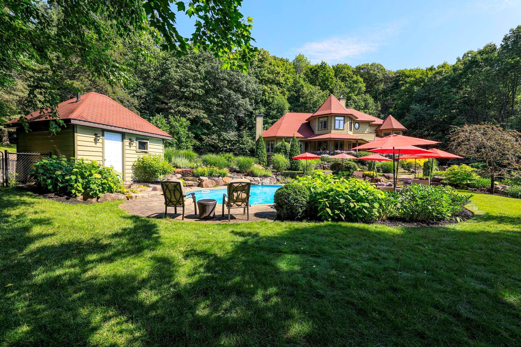 









184


Ch. Legault

,
Saint-Sauveur,




QC
J0R1R7

