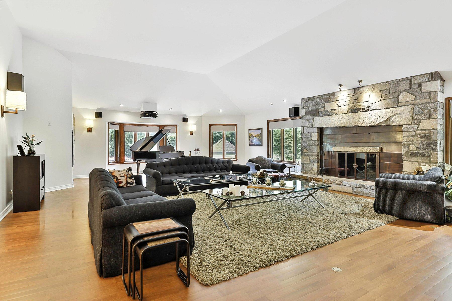 









184


Ch. Legault

,
Saint-Sauveur,




QC
J0R1R7

