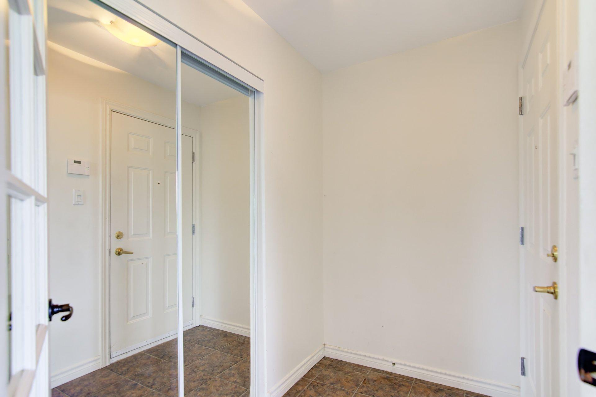 









6535


Boul. Chevrier

, 401,
Brossard,




QC
J4Z3T9

