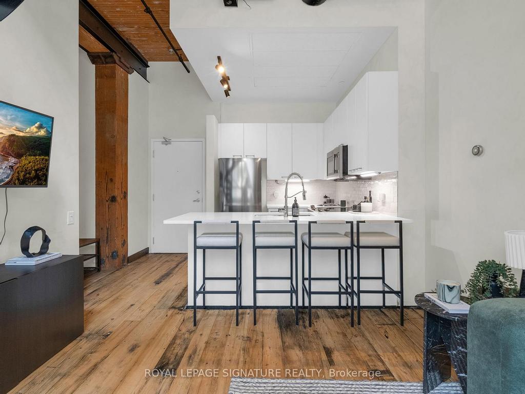 









781


King

Street West, 206,
Toronto,




ON
M5V 3L5

