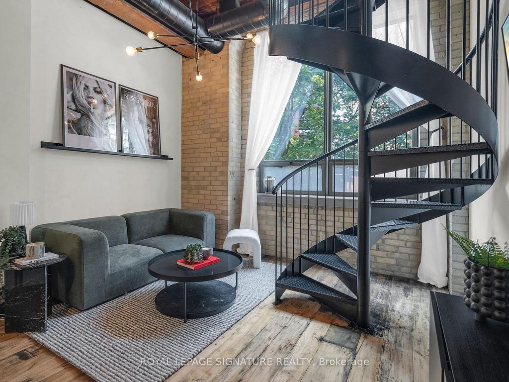 









781


King

Street West, 206,
Toronto,




ON
M5V 3L5

