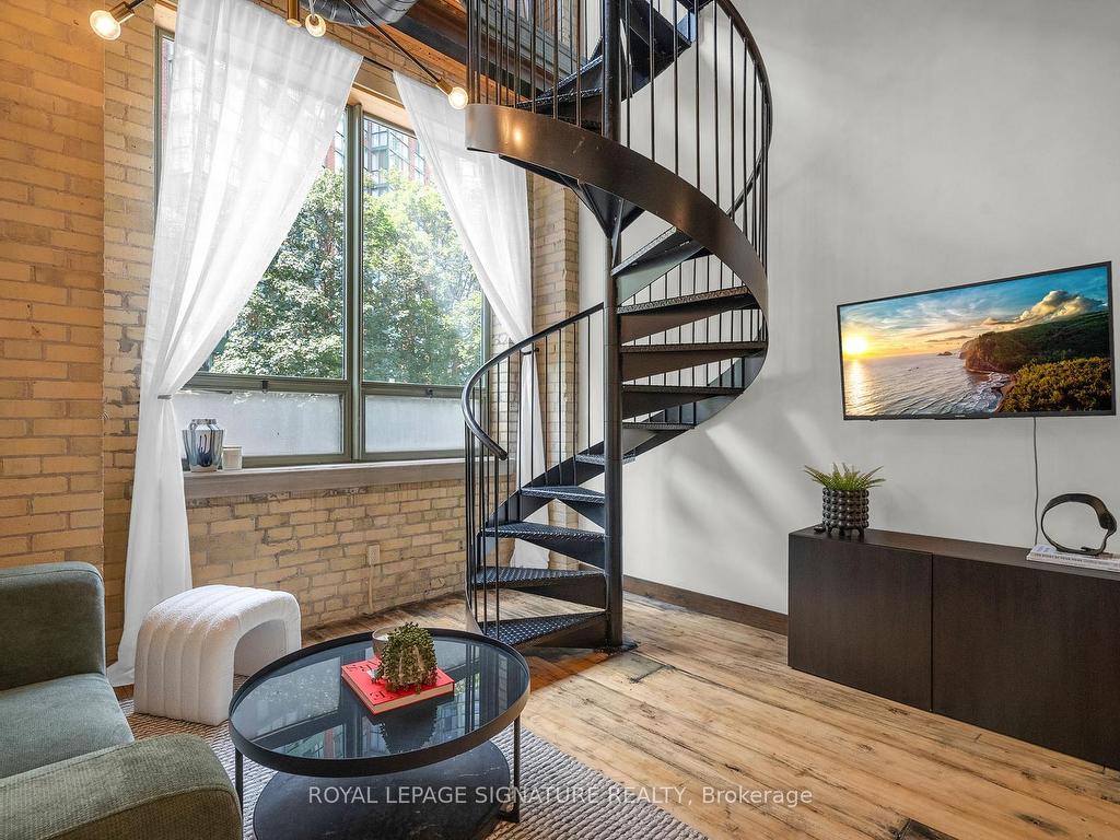 









781


King

Street West, 206,
Toronto,




ON
M5V 3L5


