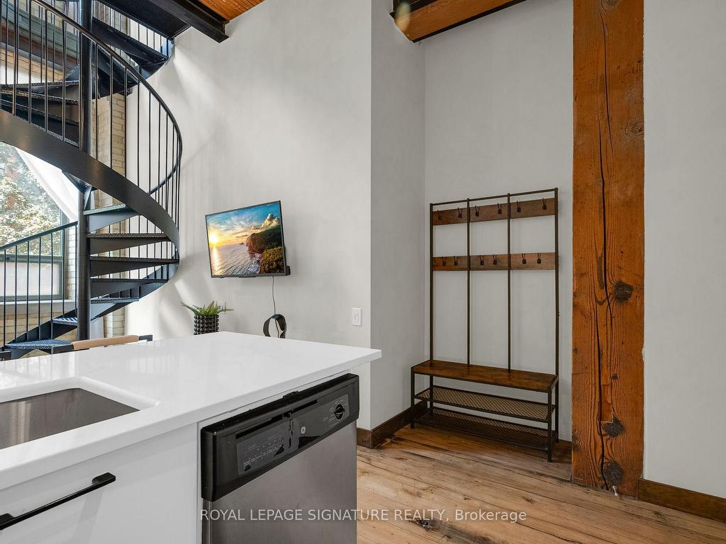 









781


King

Street West, 206,
Toronto,




ON
M5V 3L5

