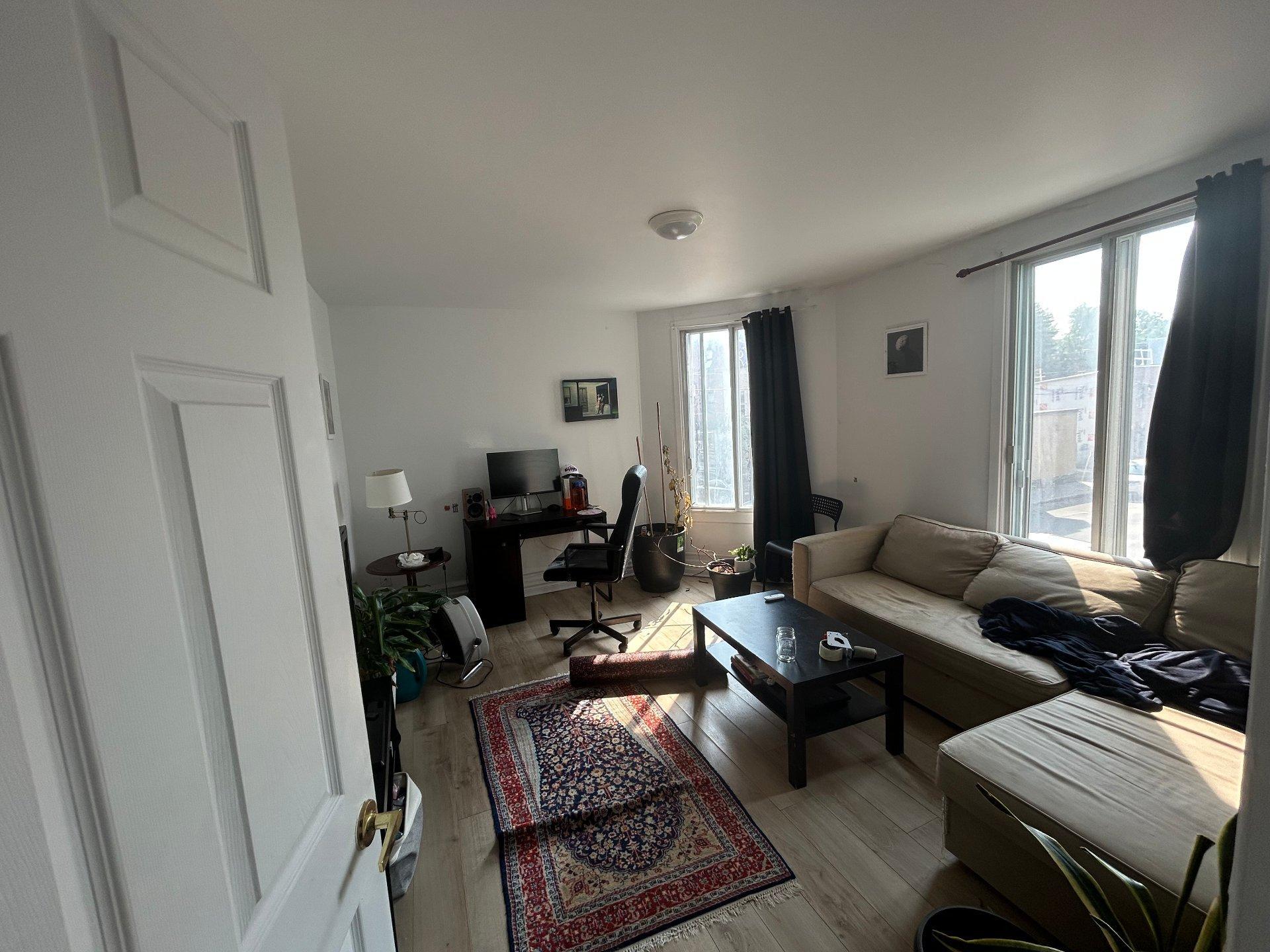 









4390


Rue Notre-Dame O.

,
Montréal (Le Sud-Ouest),




QC
H4C1R8

