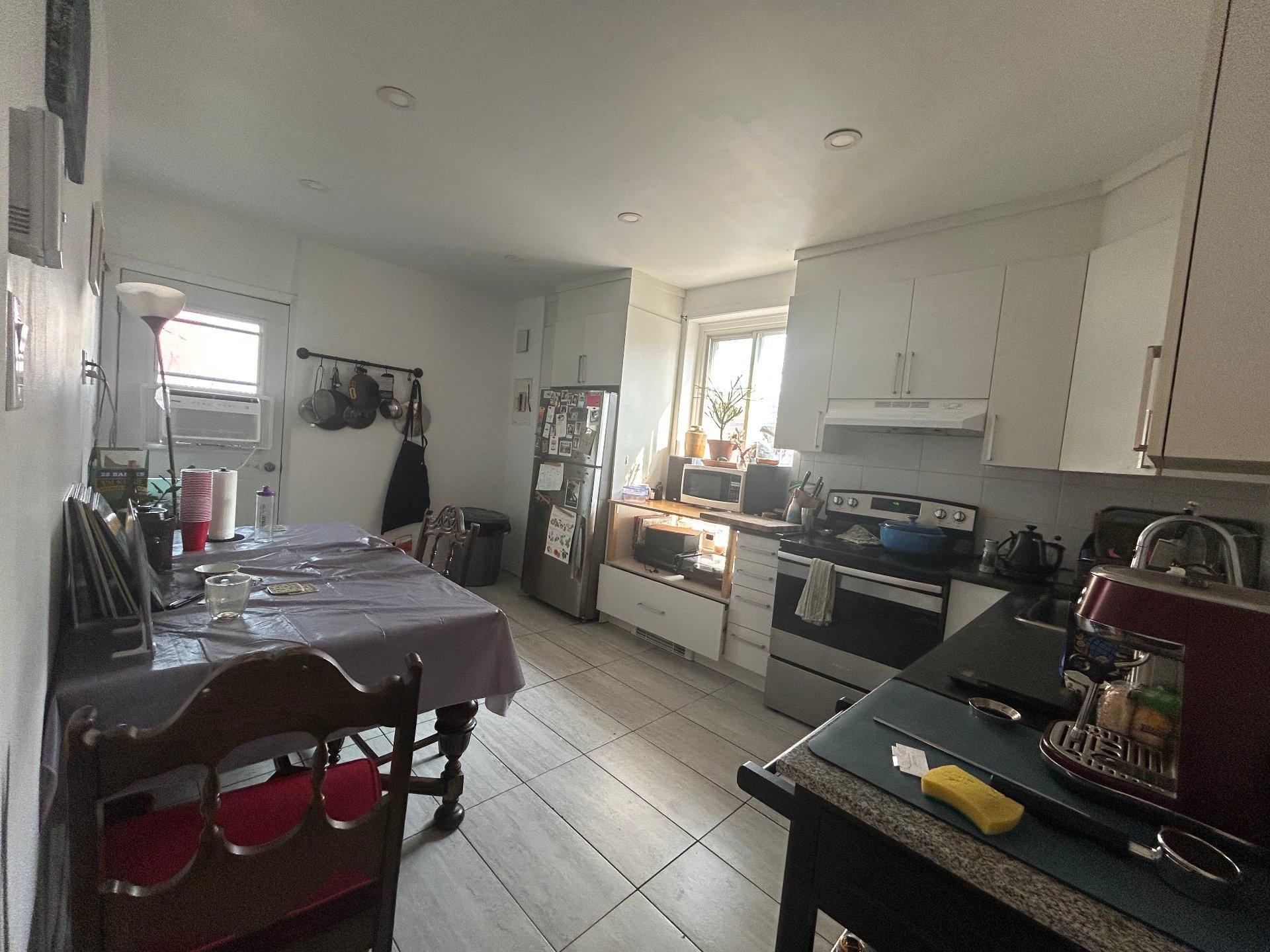 









4390


Rue Notre-Dame O.

,
Montréal (Le Sud-Ouest),




QC
H4C1R8

